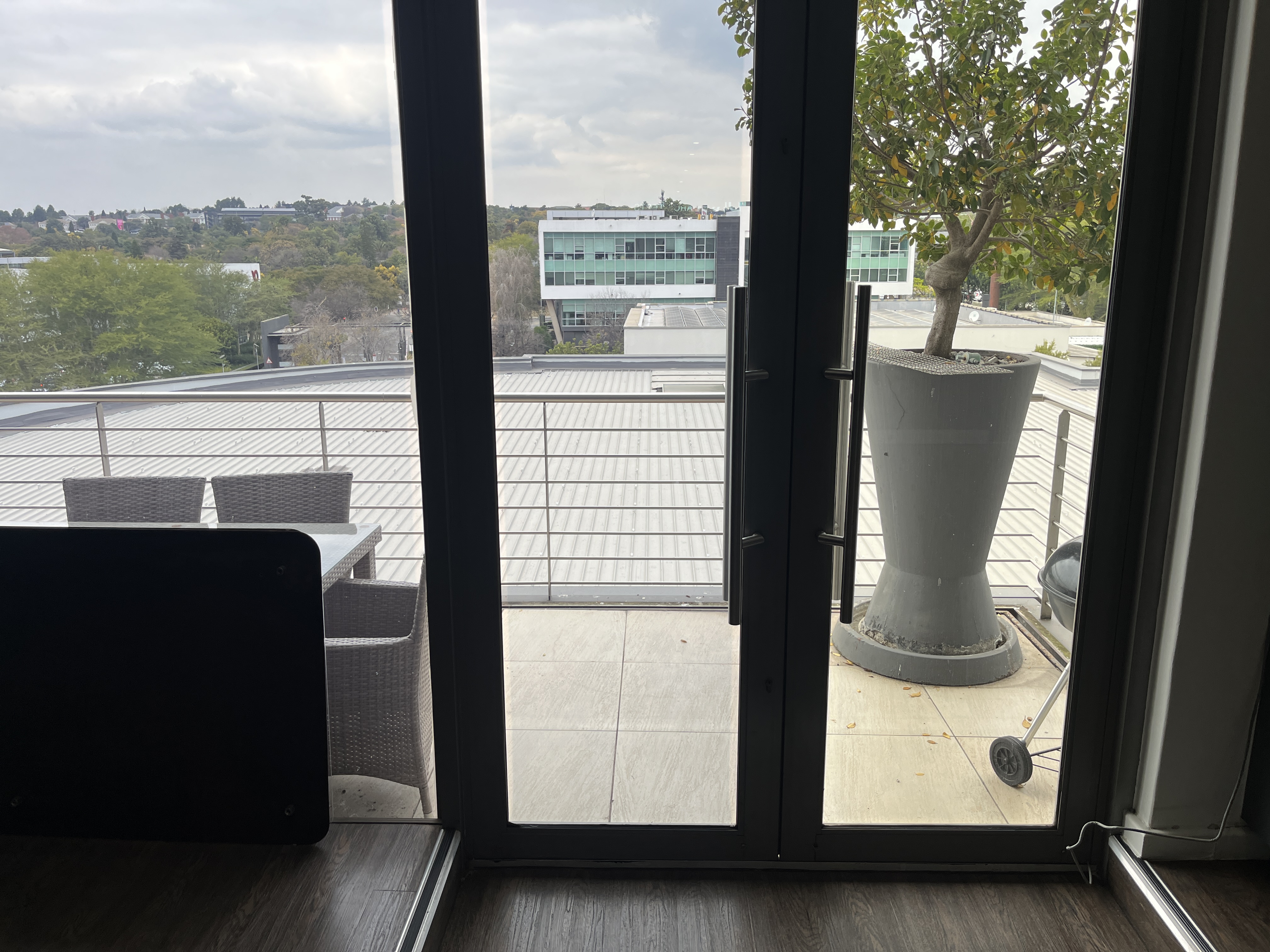 276m² Retail Shops to rent at Design Quarter Offices in Fourways