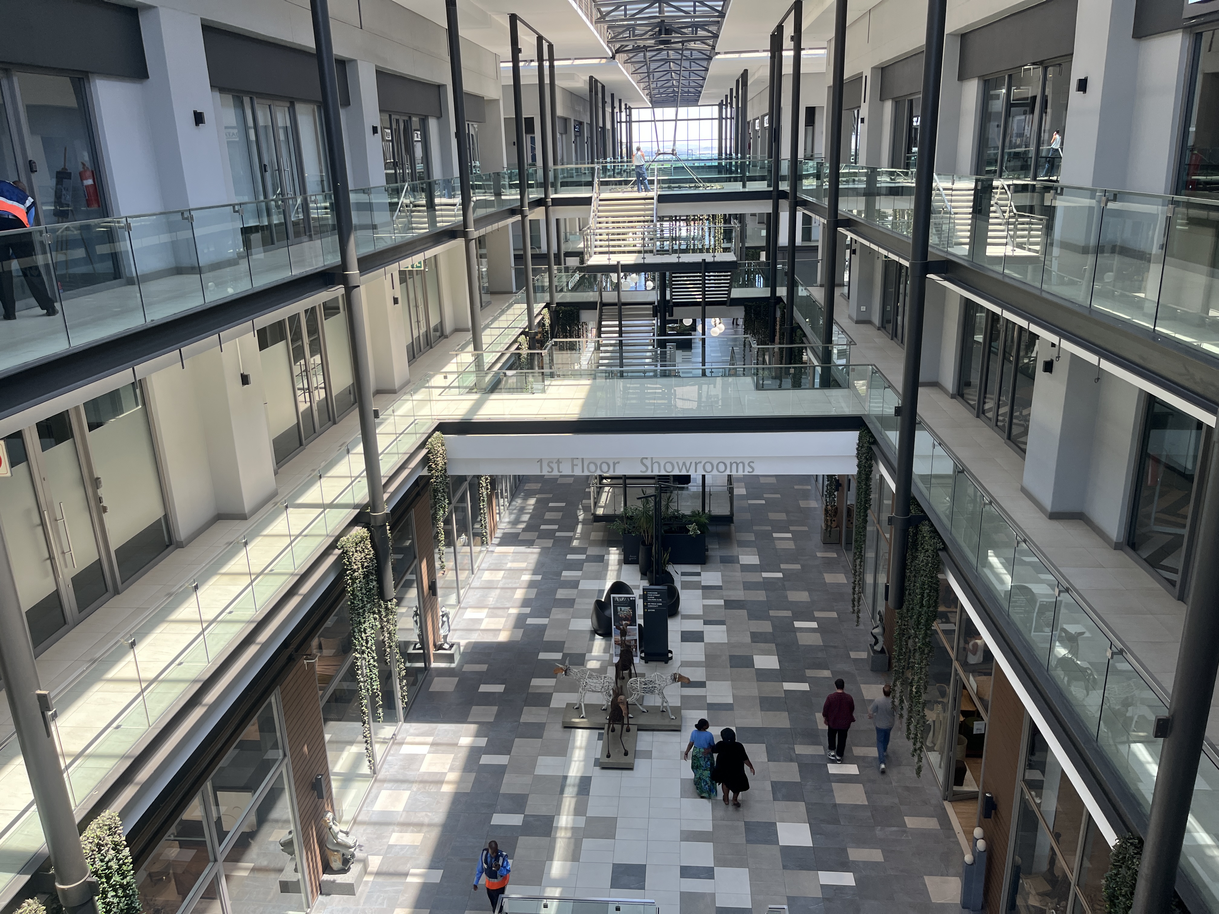 267m² Office Space to rent at Design Quarter Retail Offices in Fourways