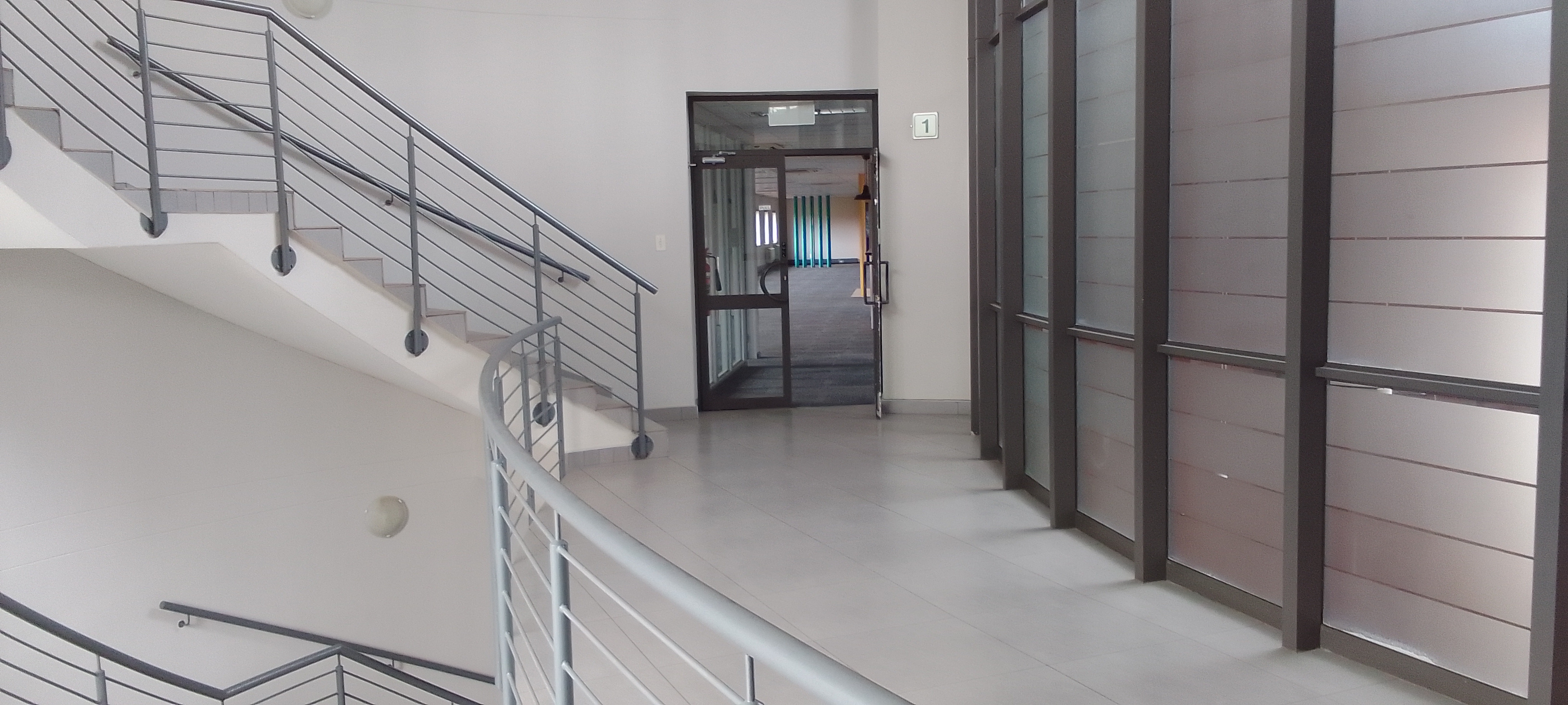 1 118m² Warehouse to rent at Howick Close Waterfall Park in Vorna Valley