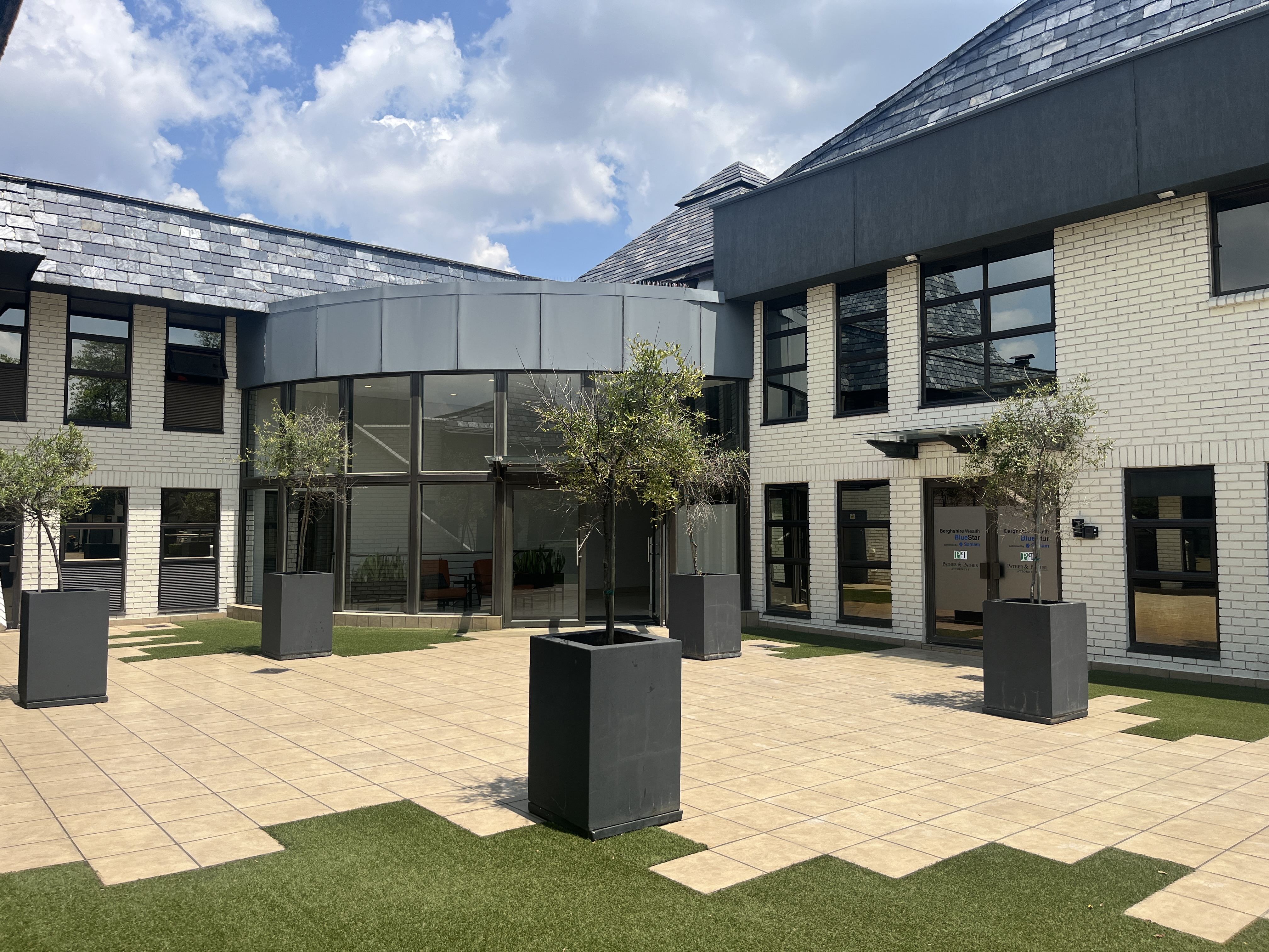 235m² Office Space to rent at Hurlingham Office Park in Hurlingham