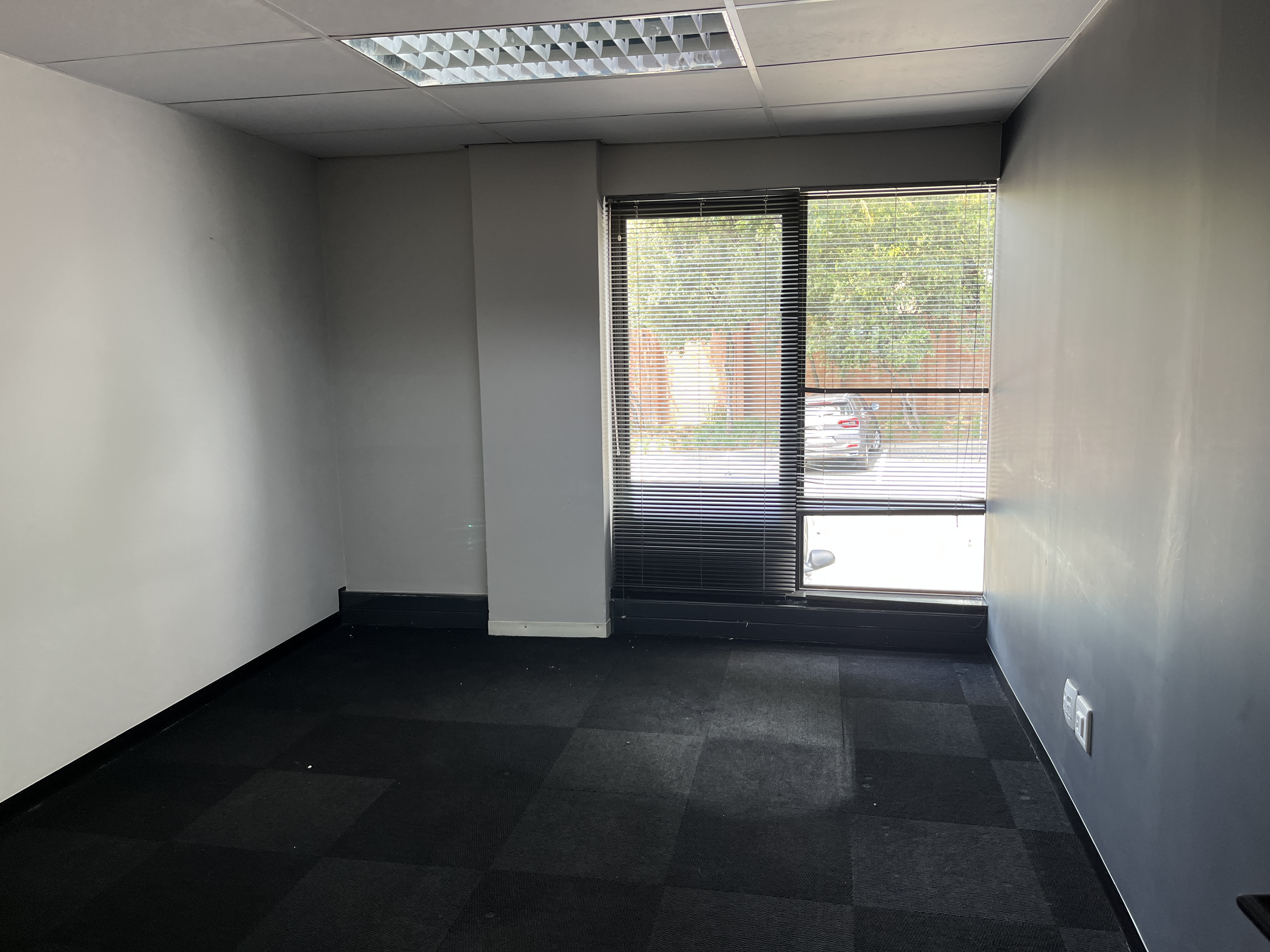 331m² Office Space to rent at Little Fourways Office Park in Magaliessig