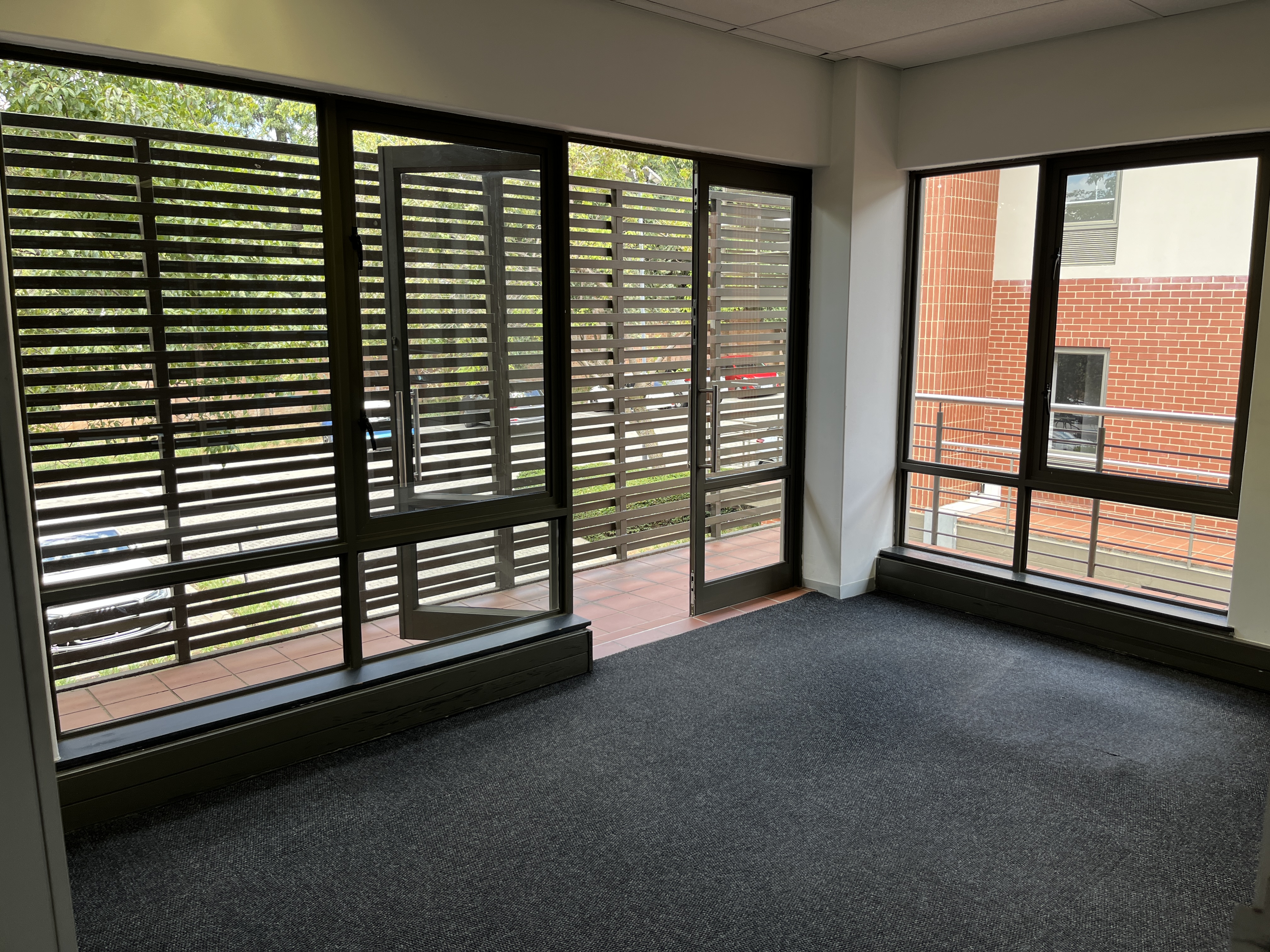 Office Space to rent at Little Fourways Office Park in Magaliessig