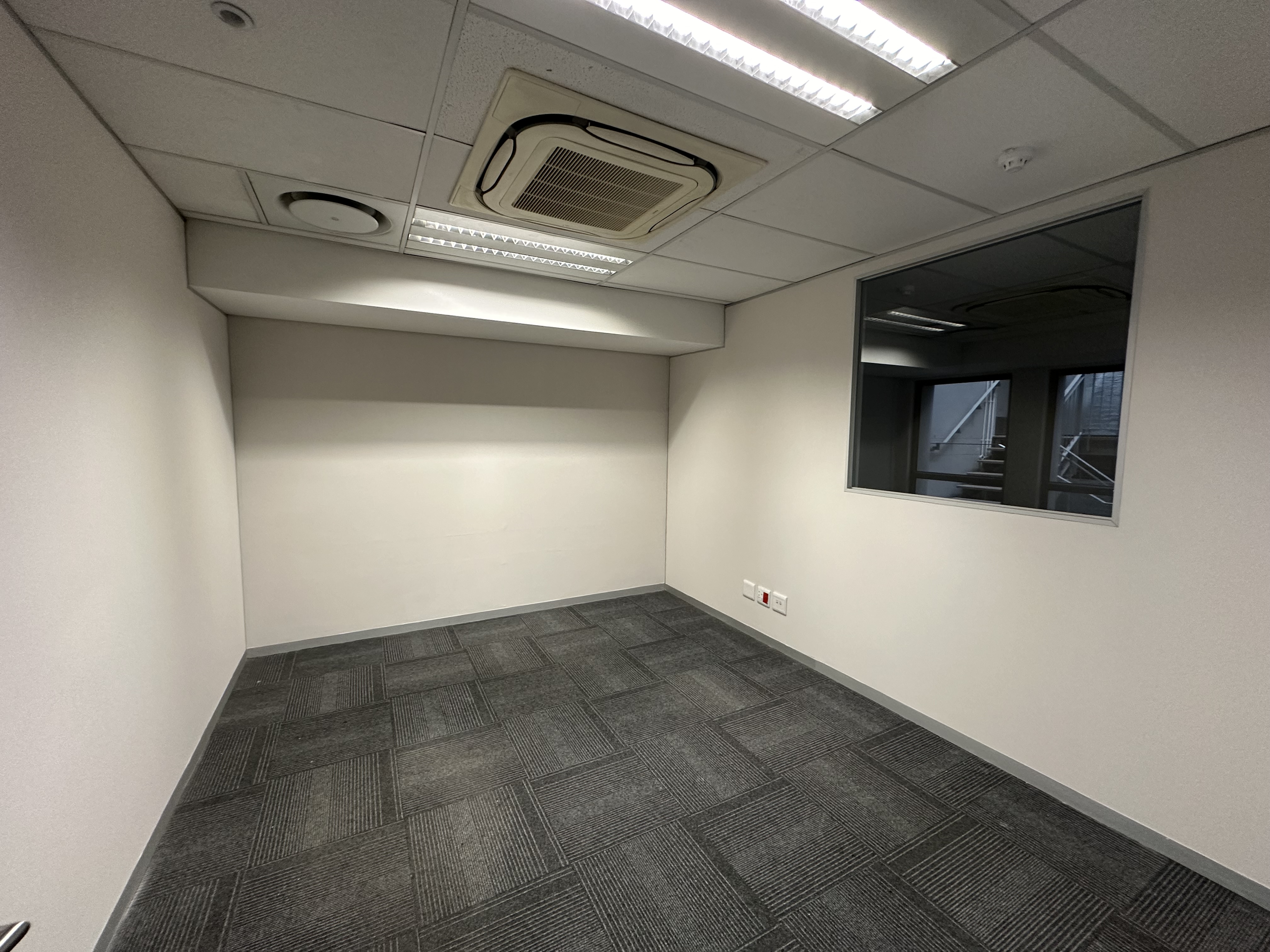 762m² Office Space to rent at Thomas Pattullo in Foreshore