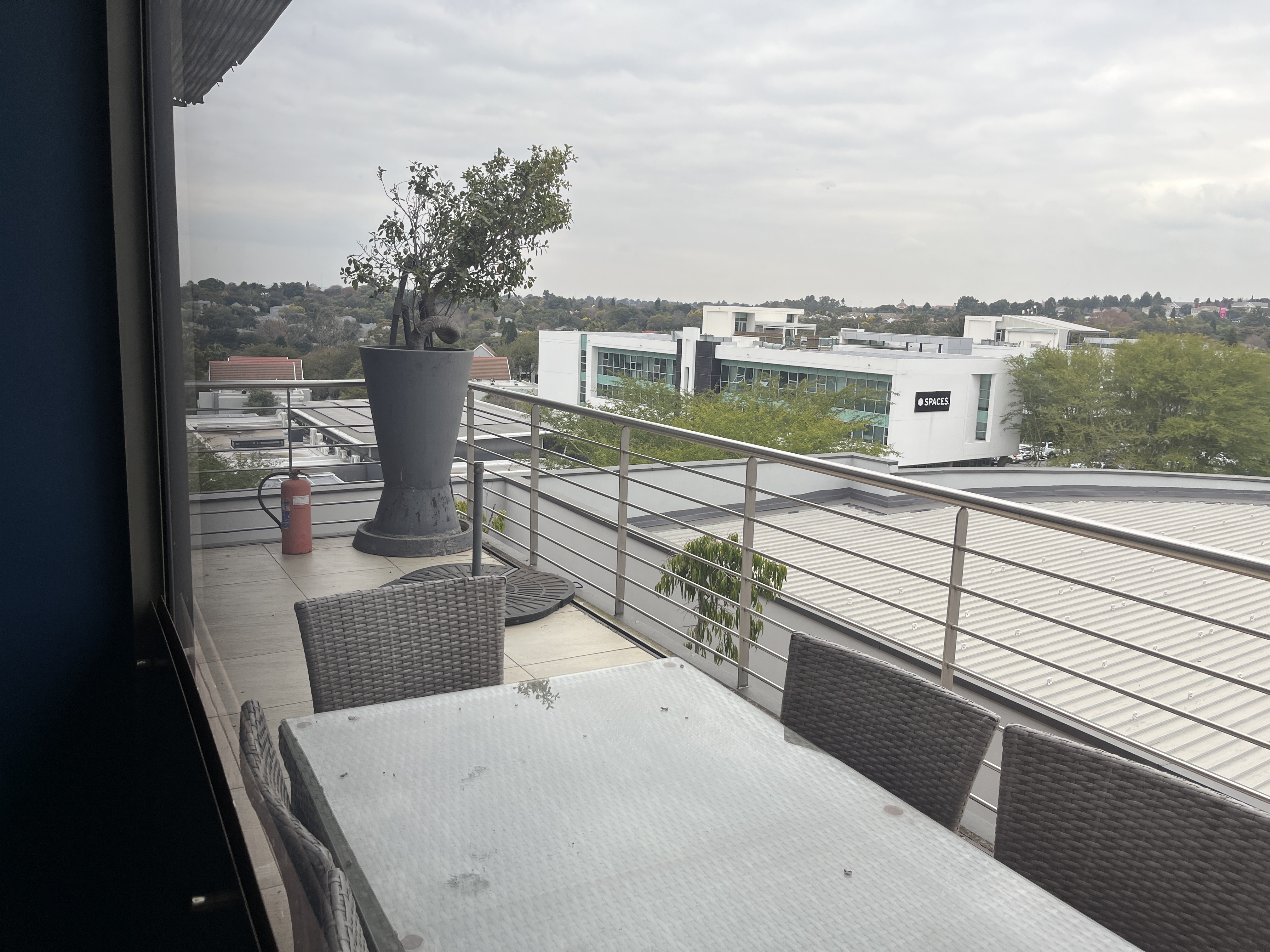 276m² Retail Shops to rent at Design Quarter Offices in Fourways