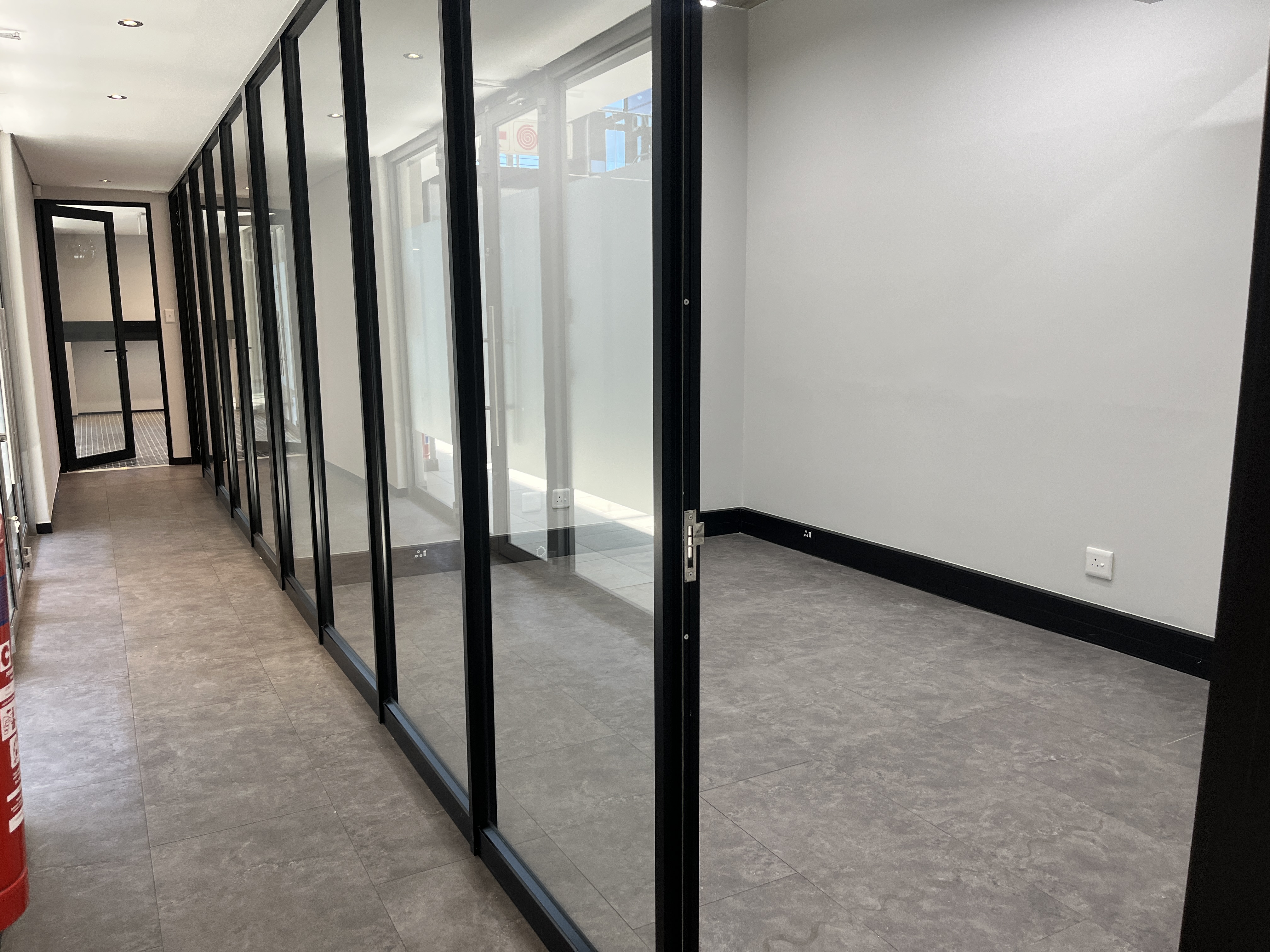 428m² Office Space to rent at Design Quarter Retail Offices in Fourways