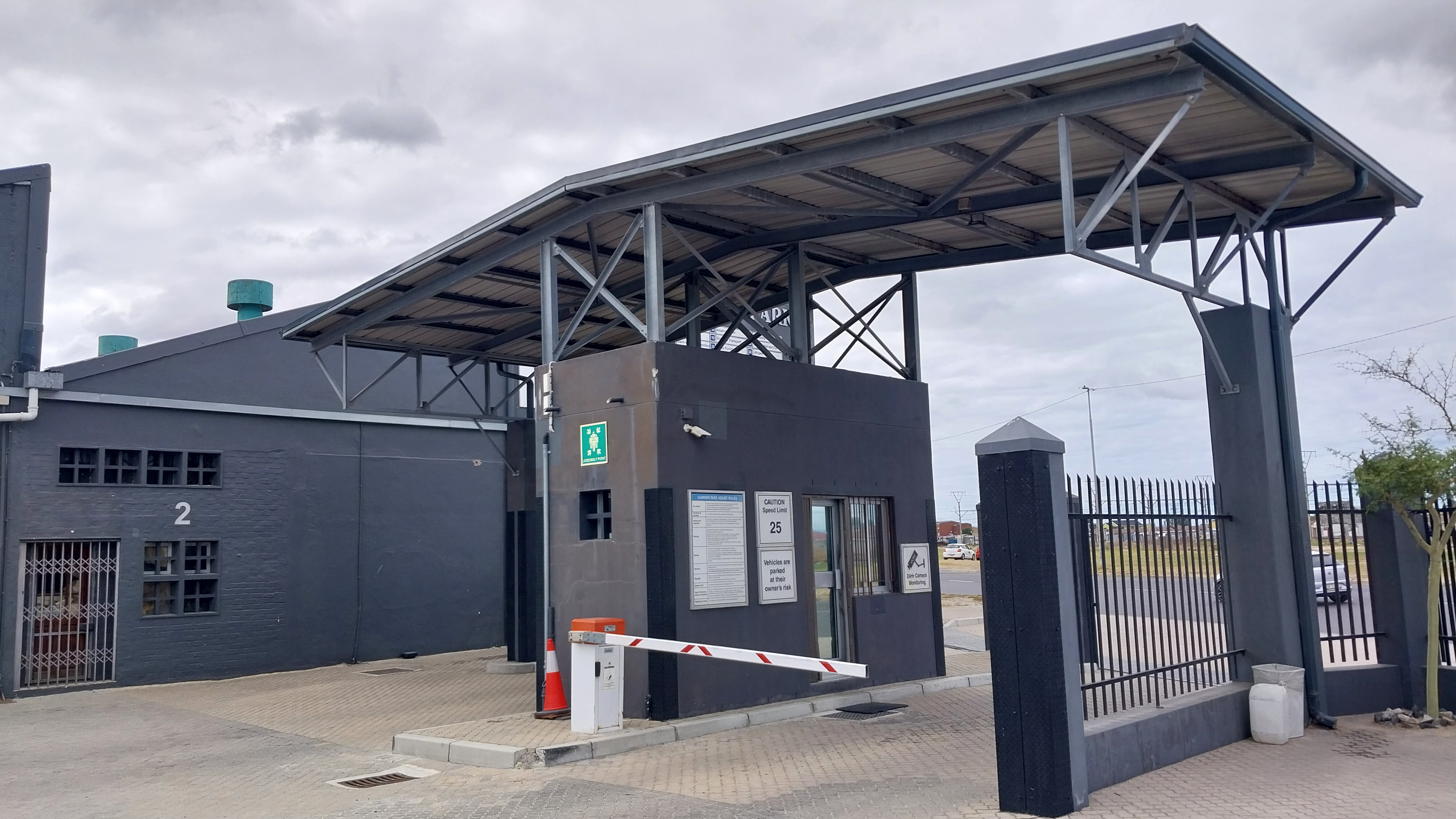 Warehouse to rent at Gunners Factory Park in Epping Industrial