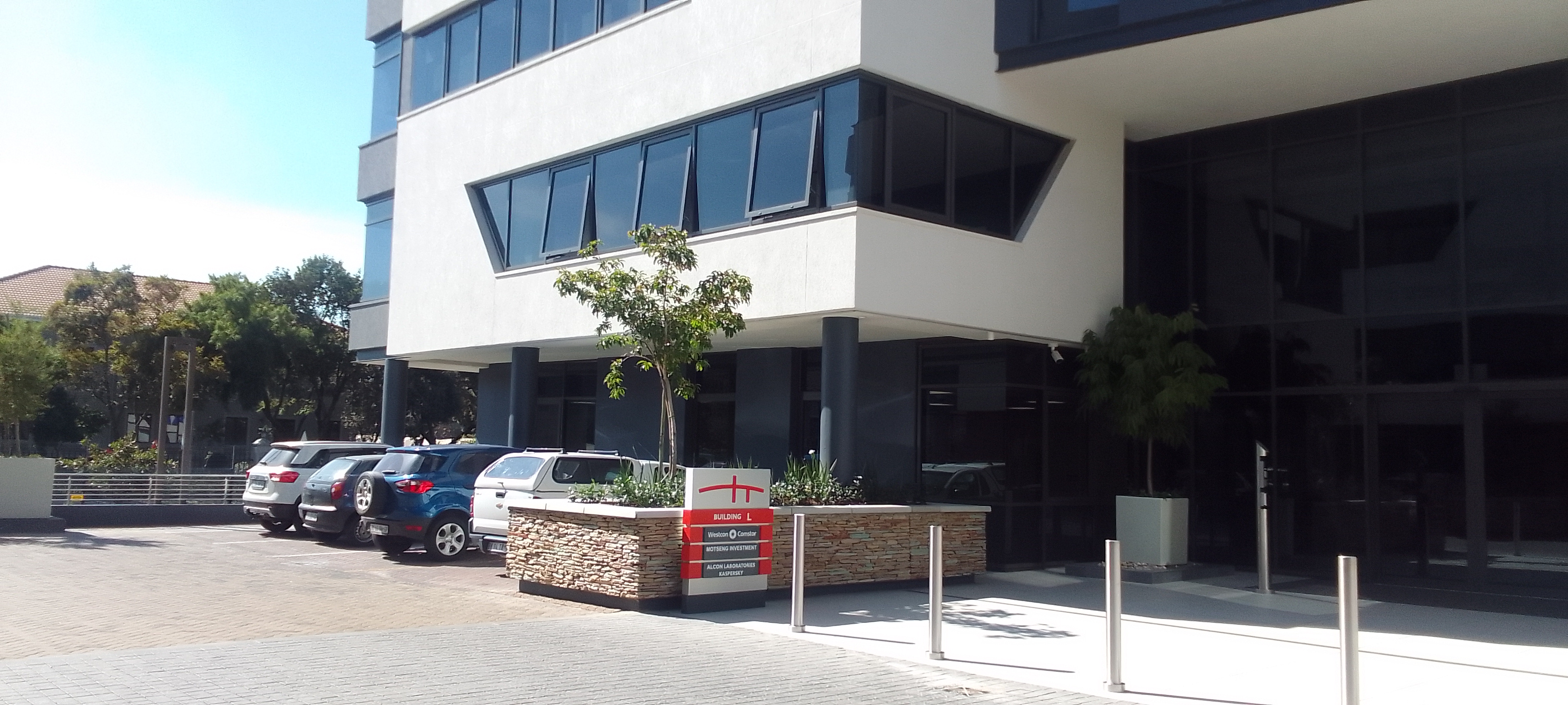 349m² Office Space to rent at Hertford Office Park in Waterfall