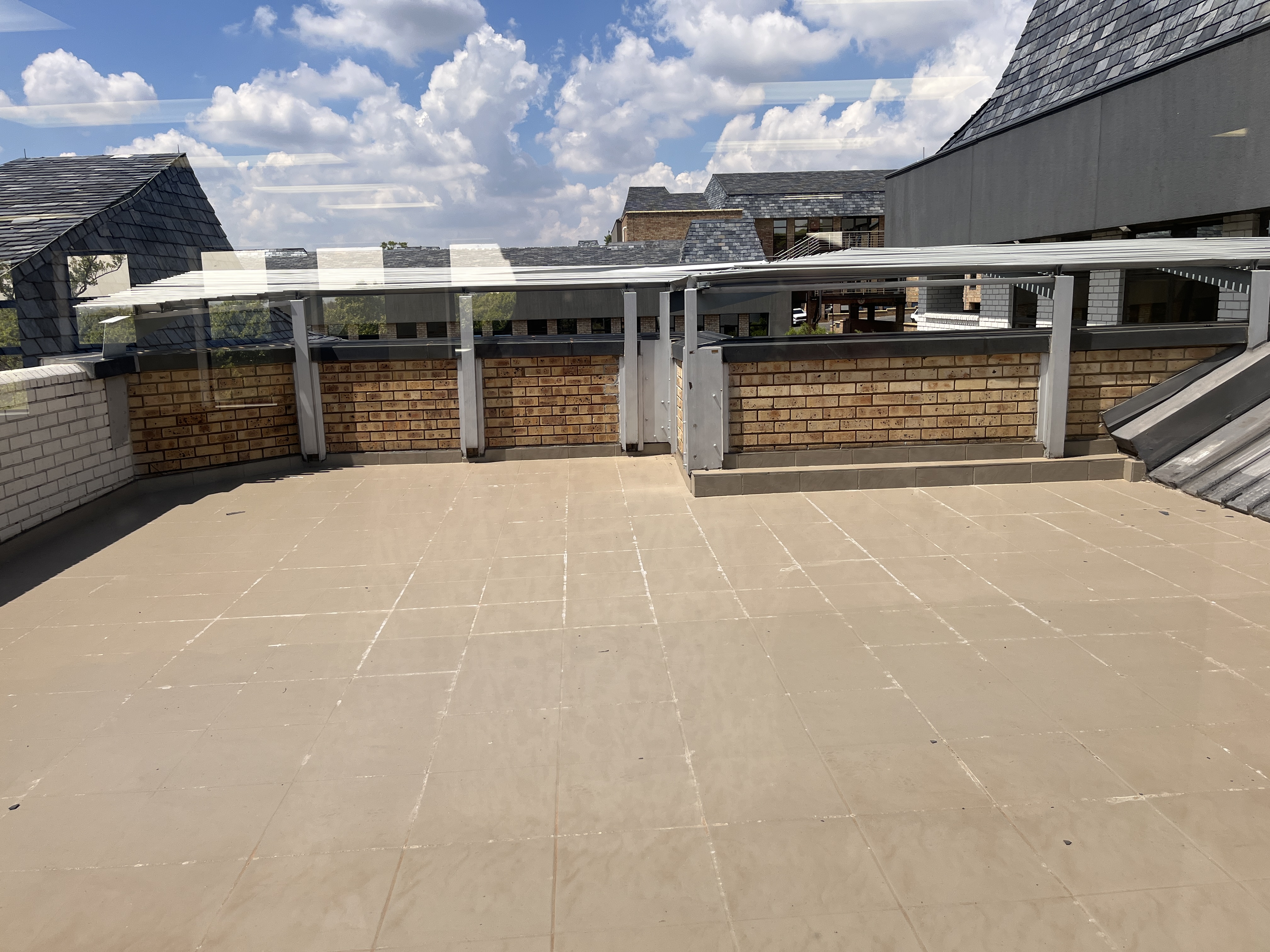 400m² Office Space to rent at Hurlingham Office Park in Hurlingham