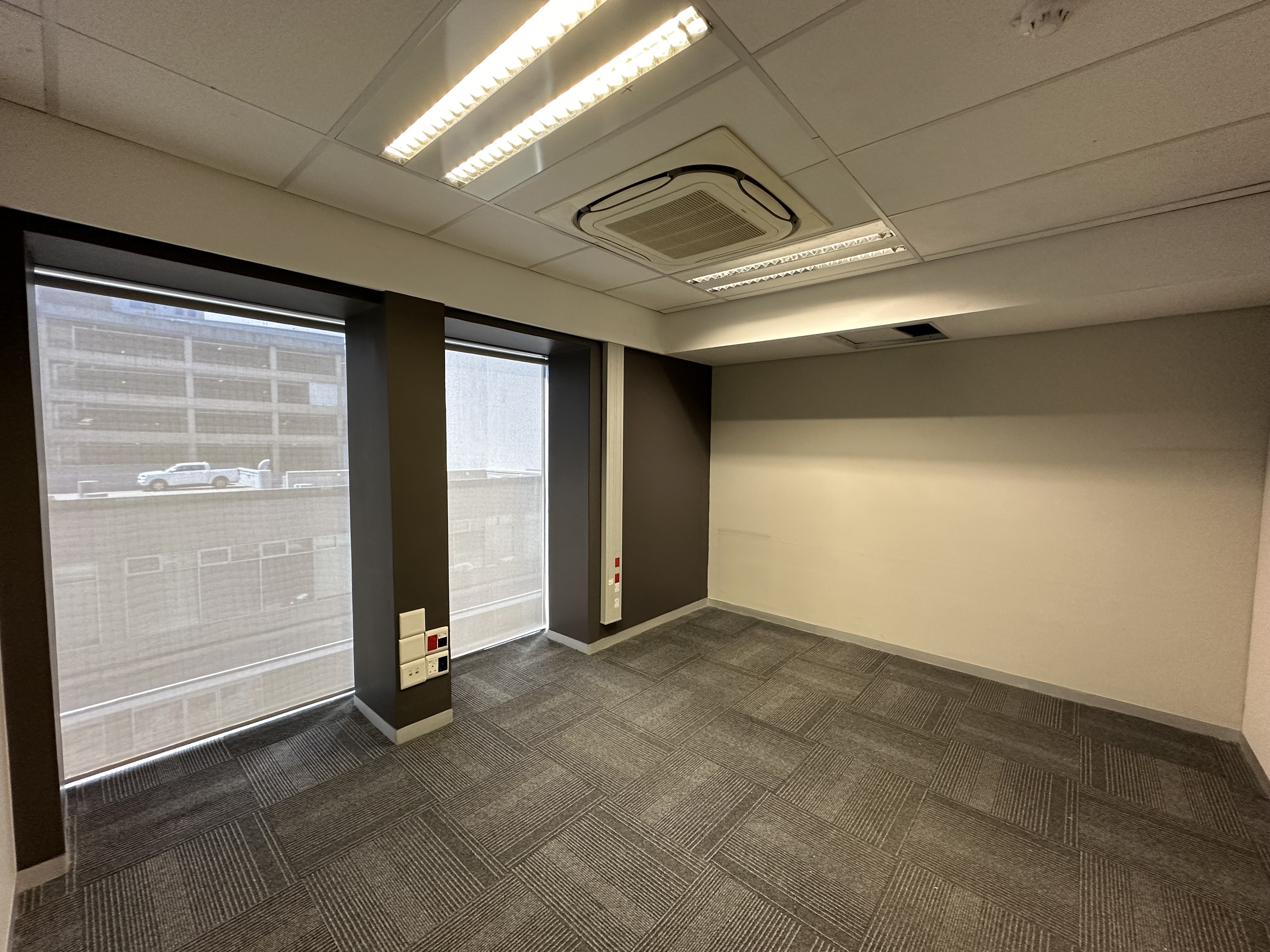 762m² Office Space to rent at Thomas Pattullo in Foreshore