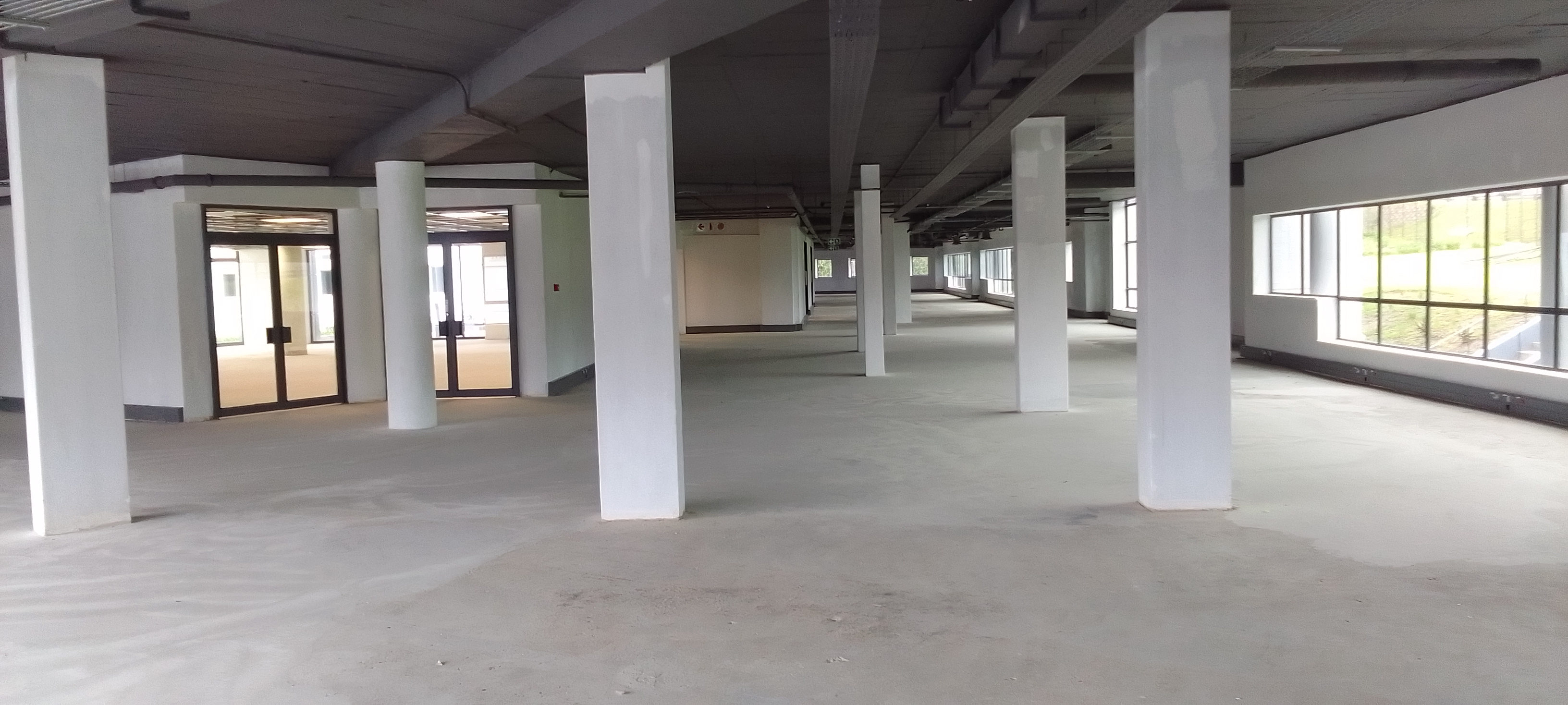 1 767m² Office Space to rent at Cascade Close in Vorna Valley
