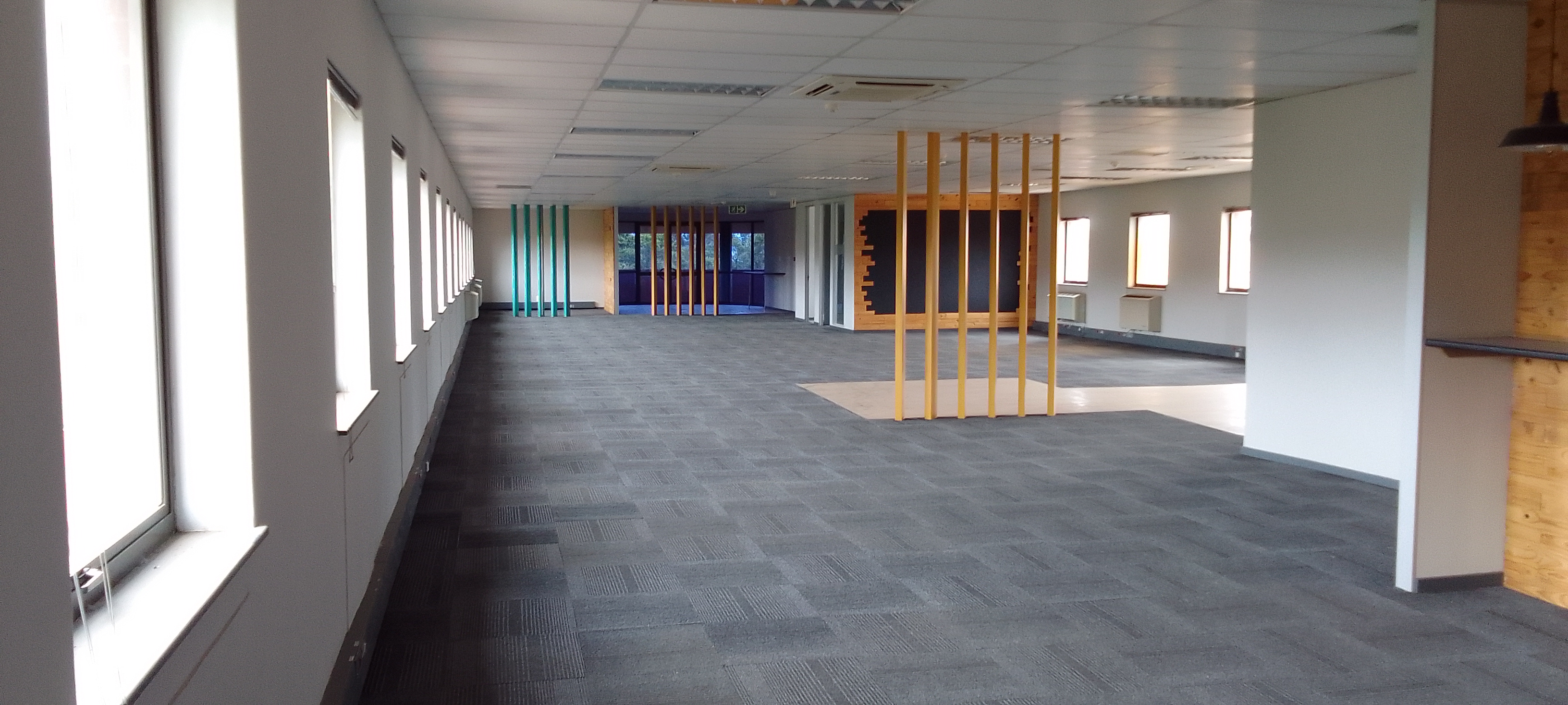 1 118m² Warehouse to rent at Howick Close Waterfall Park in Vorna Valley