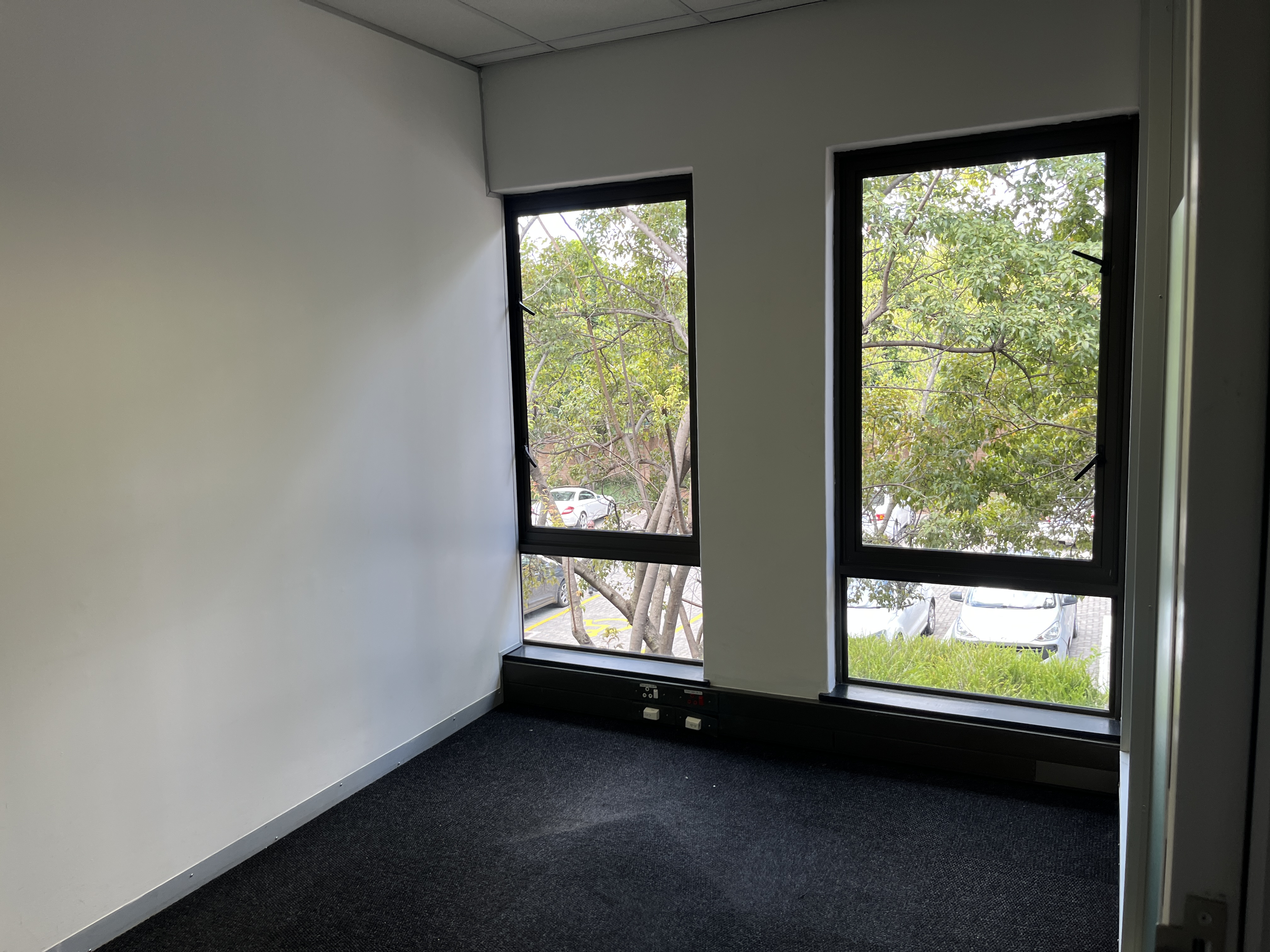 Office Space to rent at Little Fourways Office Park in Magaliessig
