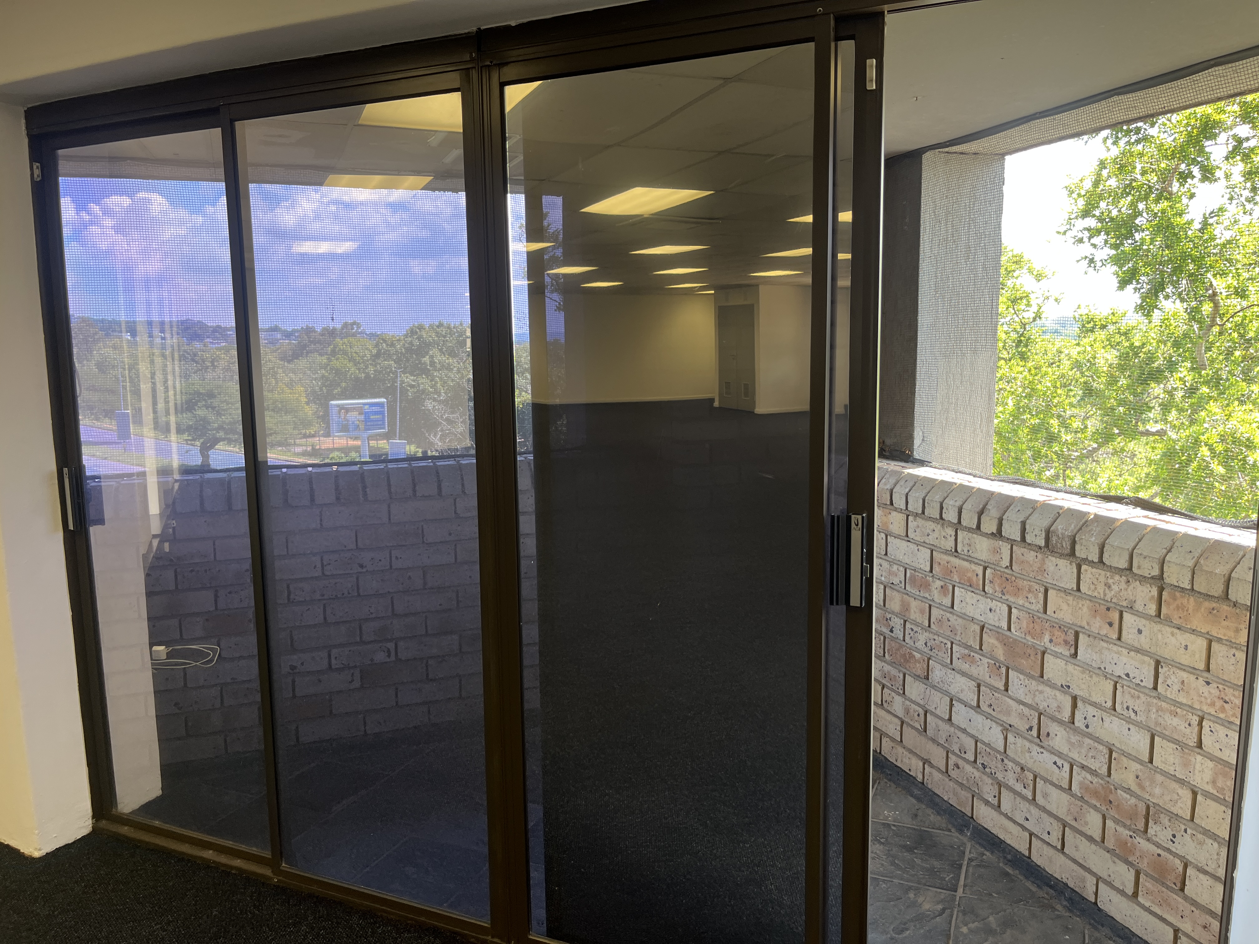 400m² Office Space to rent at Hurlingham Office Park in Hurlingham