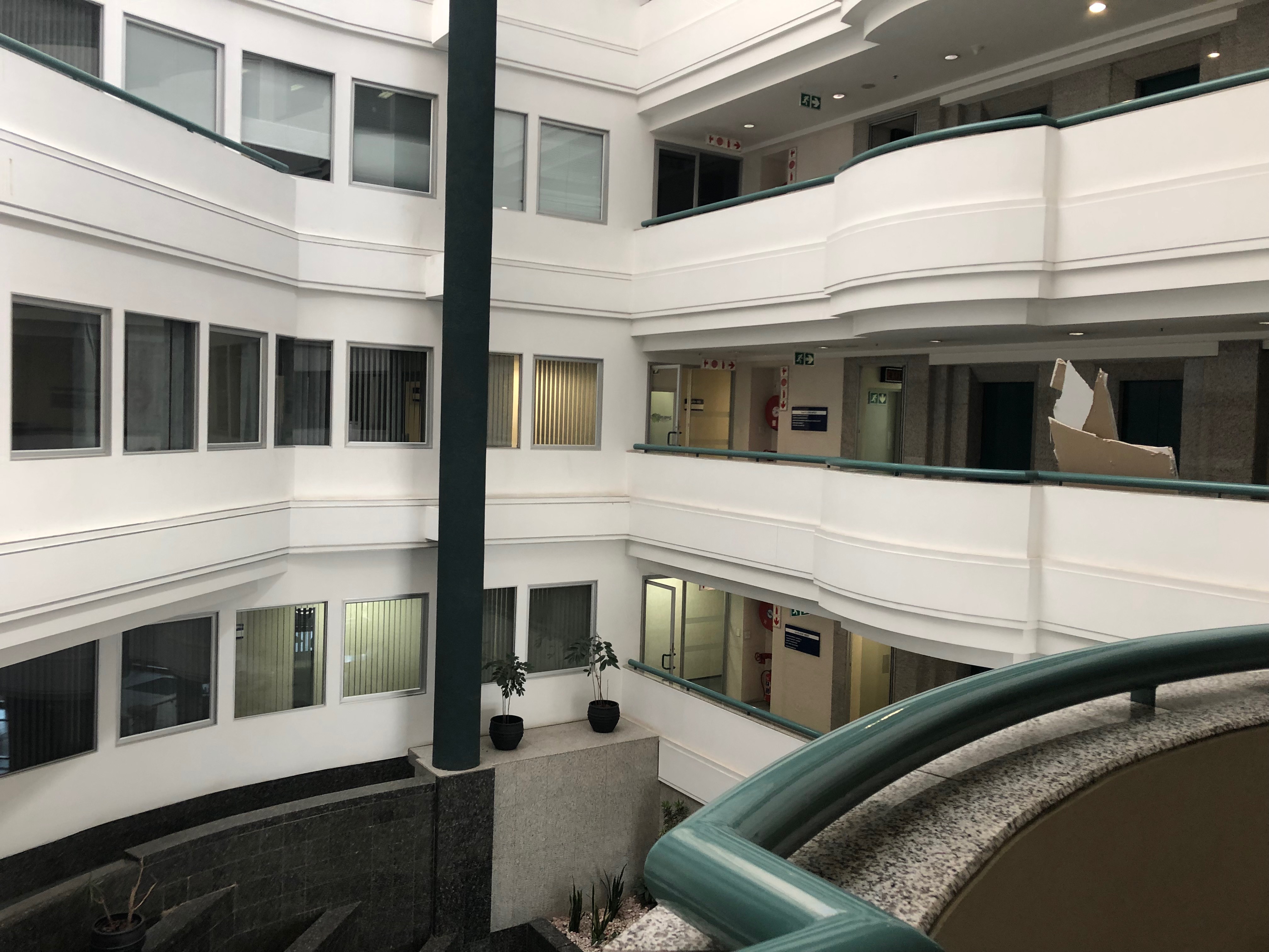 Office Space to rent at 10 South Boulevard in Bruma
