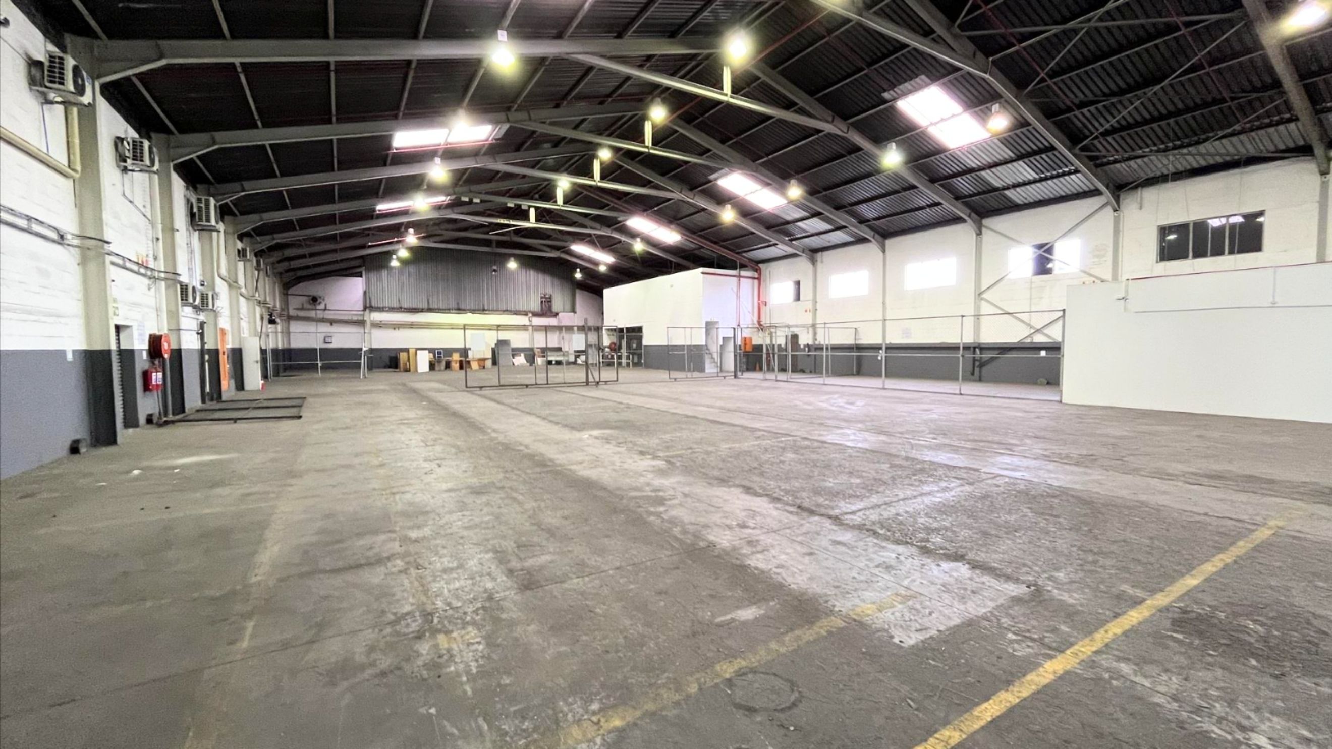 Warehouse to rent at 115 Manhattan Street in Airport Industria