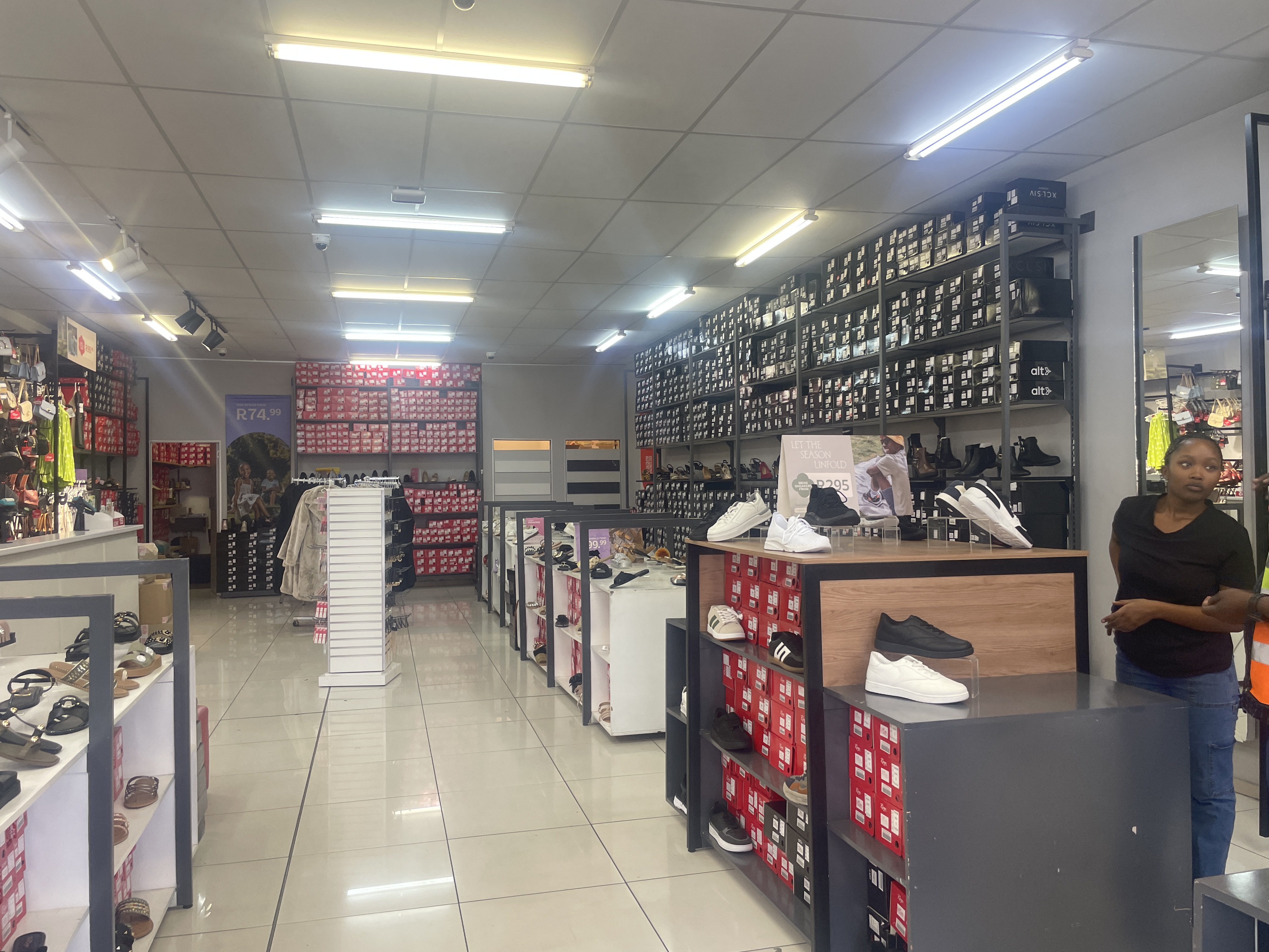 135m² Retail Shops to rent at 130 On Main in Wynberg