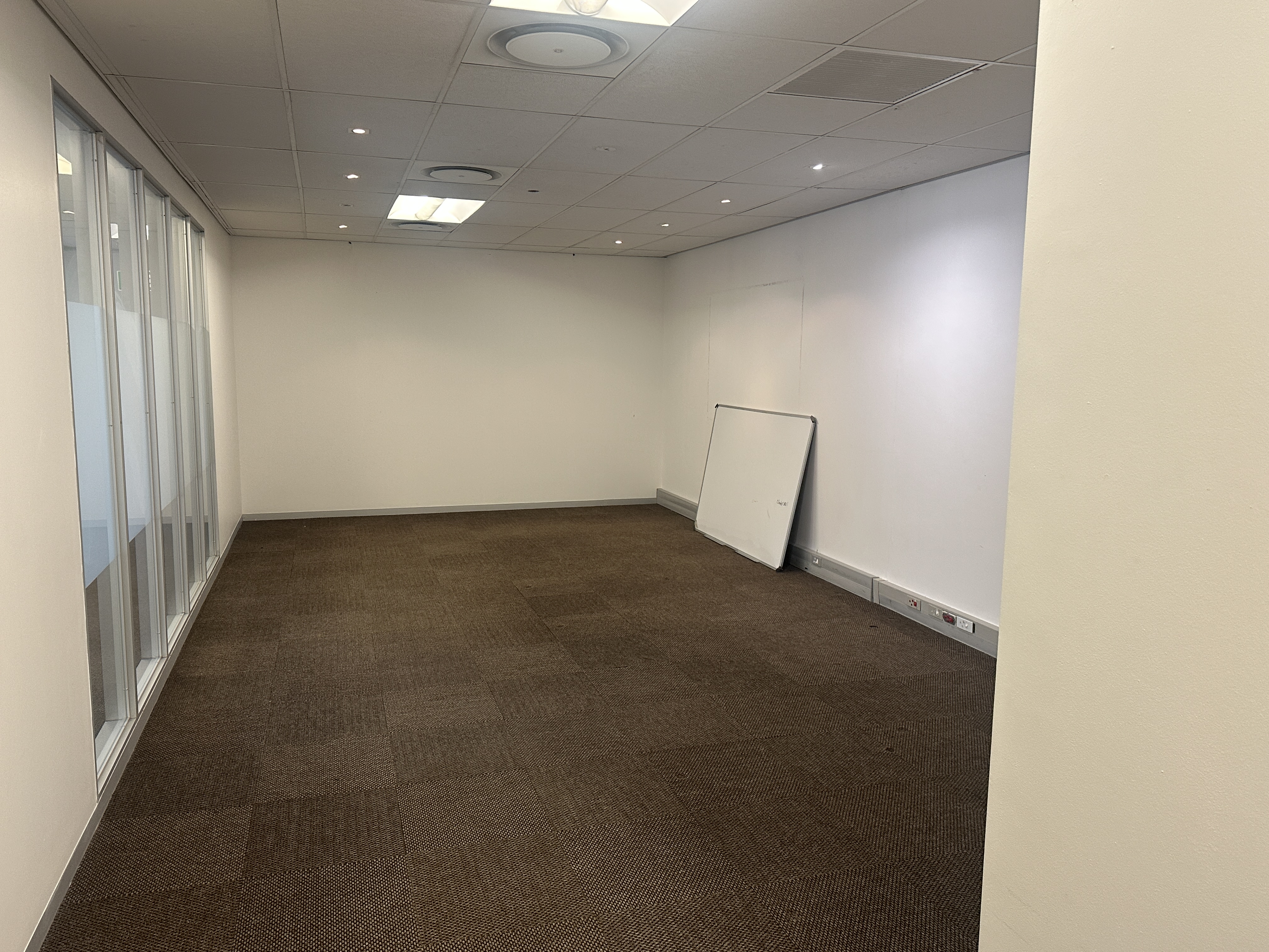 677m² Office Space to rent at 2 Long Street in Cape Town CBD