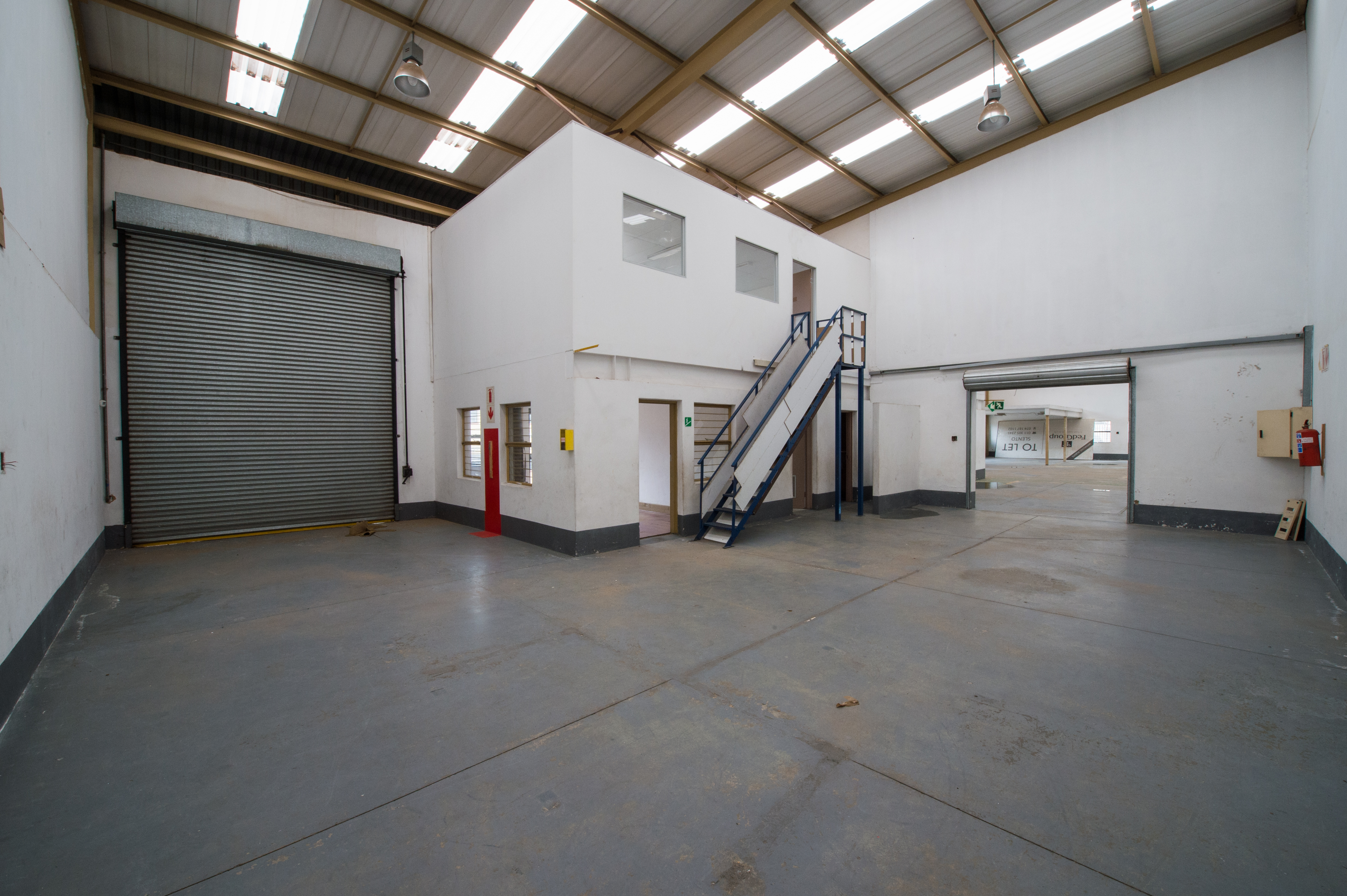 Warehouse to rent at 25 Superior Close in Midridge Park