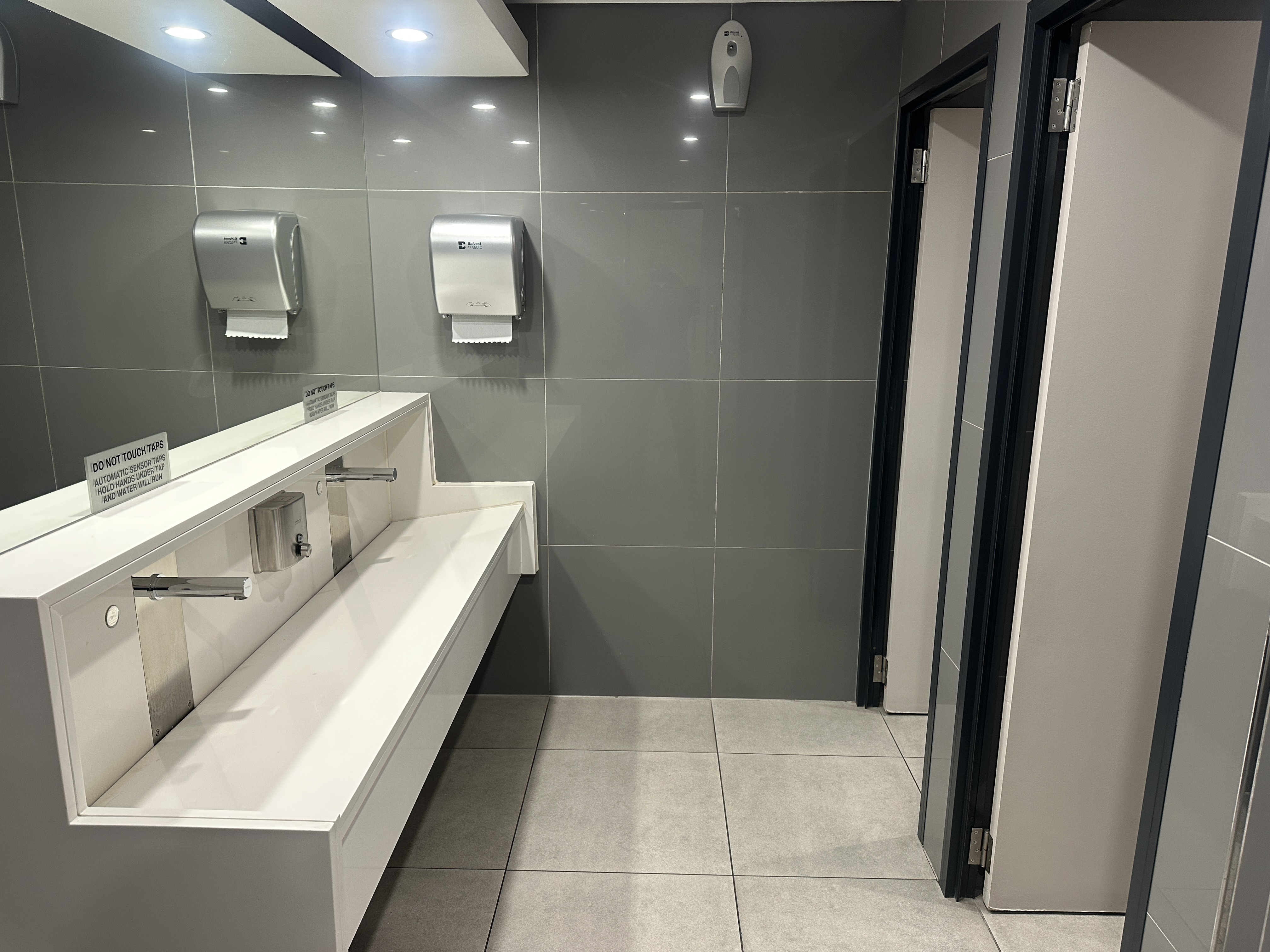 316m² Office Space to rent at 30 Waterkant Street in Cape Town CBD