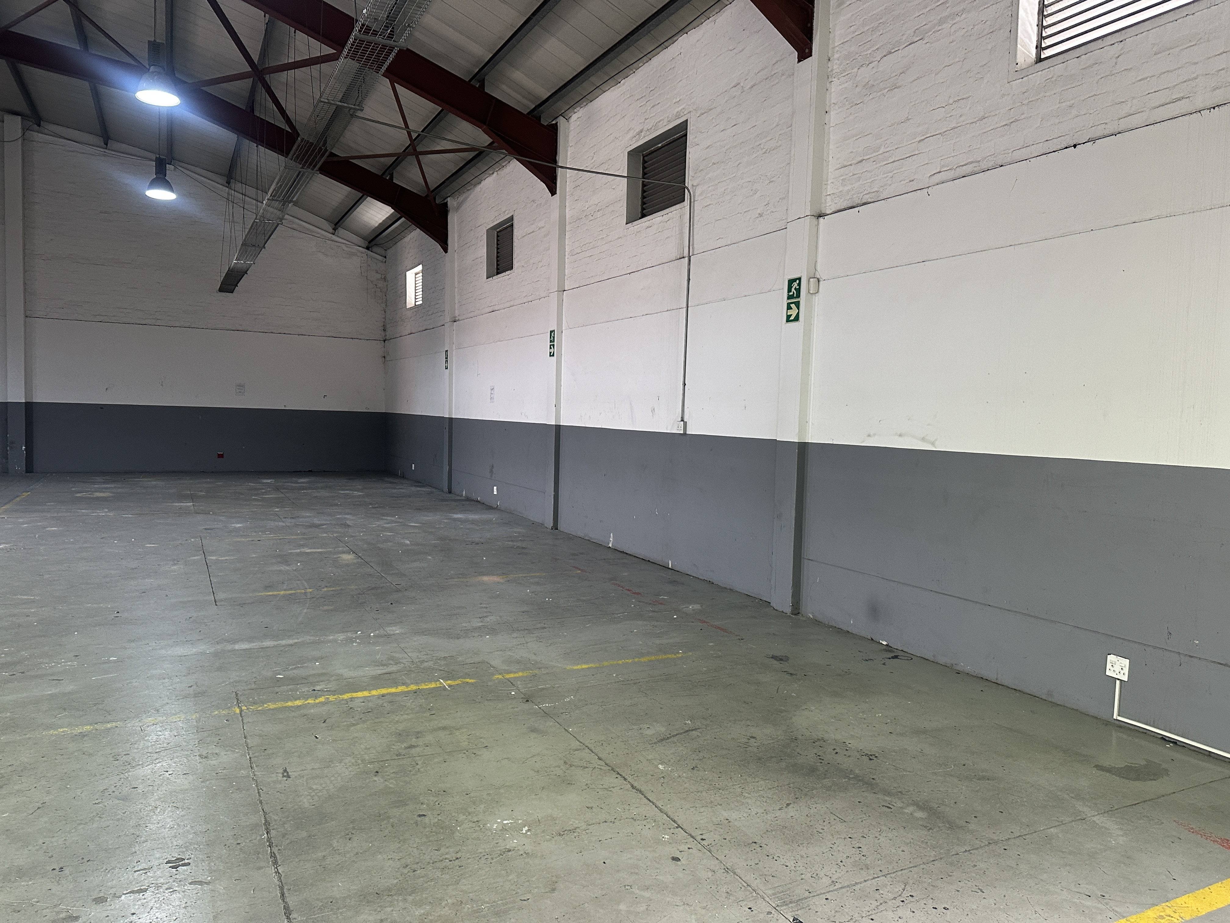 1 111m² Warehouse to rent at 5 Louis Glassman Road in Paarden Eiland