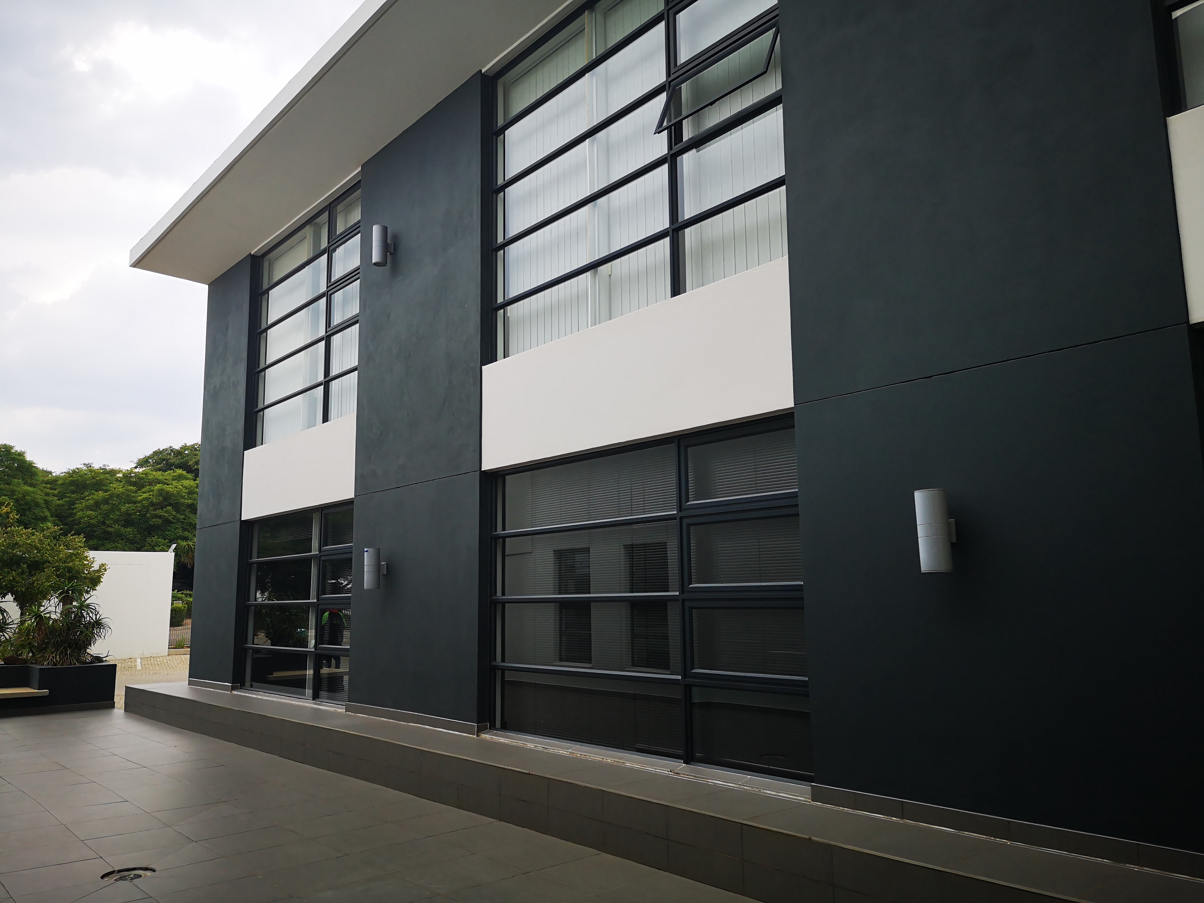 583m² Office Space to rent at 676 on Gallagher in Halfway House
