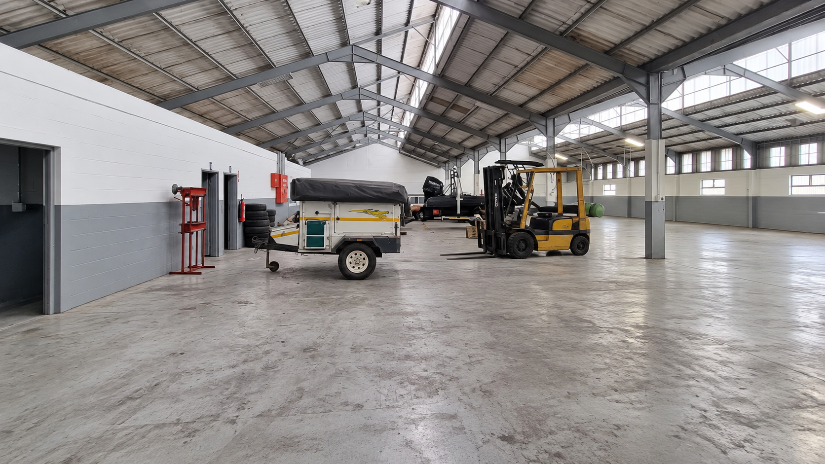 1 382m² Warehouse to rent at 99 Bofors Circle in Epping Industrial