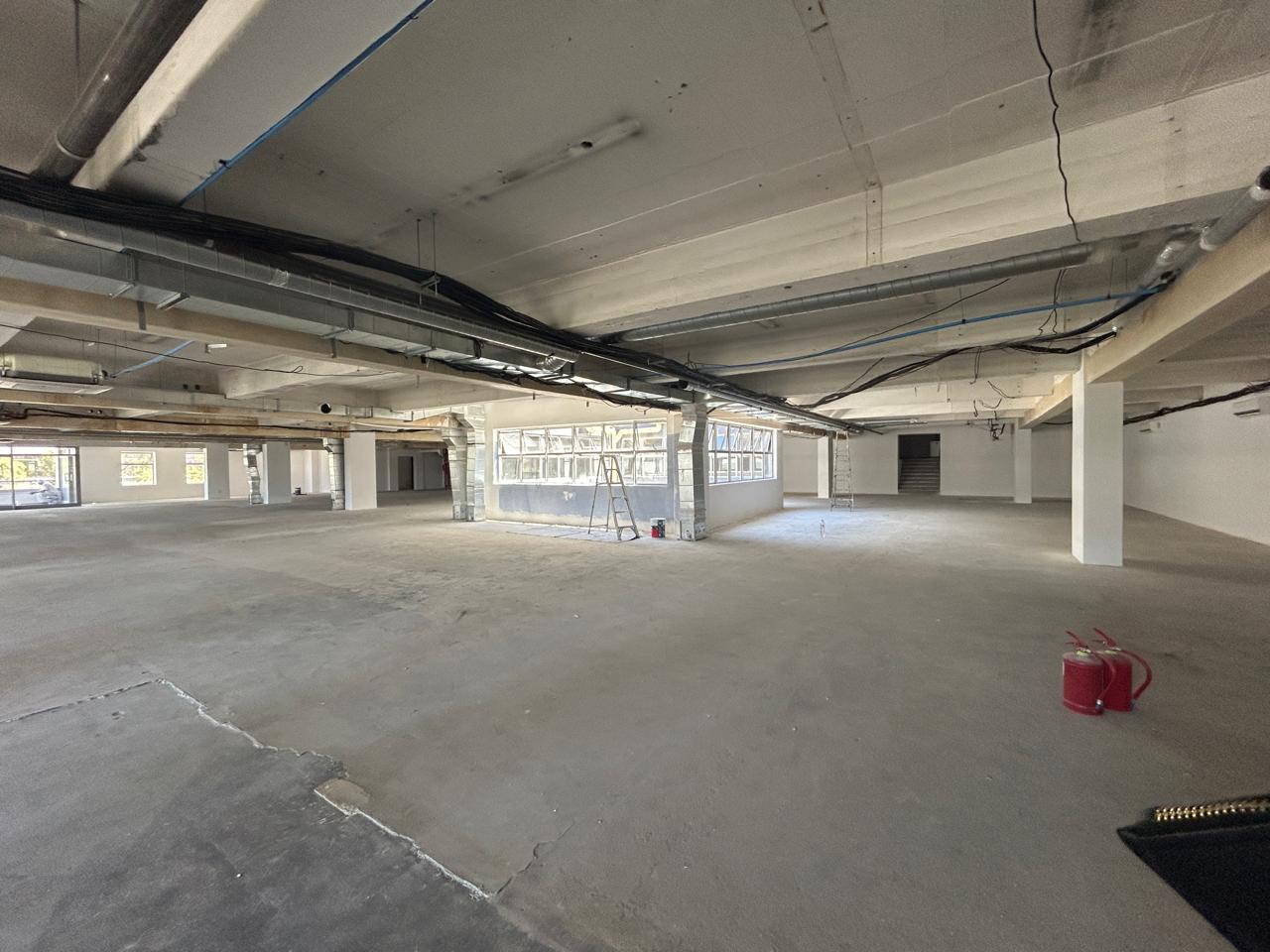 1 218m² Office Space to rent at Amber Place in Foreshore
