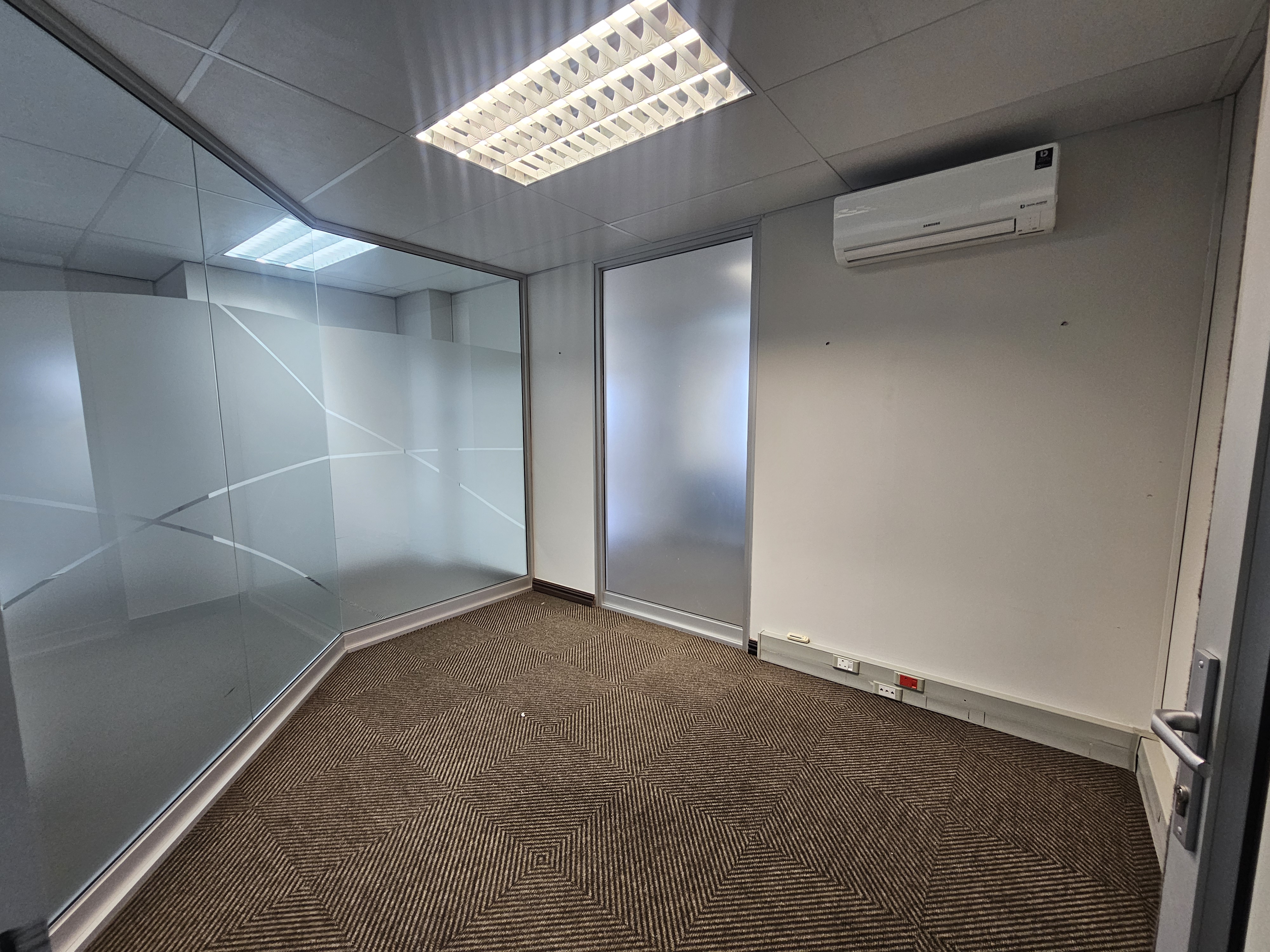 632m² Office Space to rent at Avanti Office Park in Tygervalley Waterfront