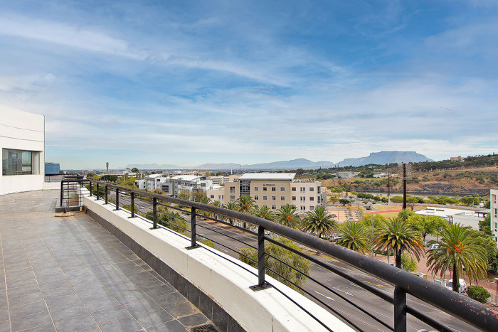858m² Office Space to rent at Bloemhof in Bo Oakdale