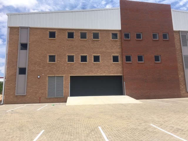 3 246m² Warehouse to rent at Cosmo Business Park in Kya Sand