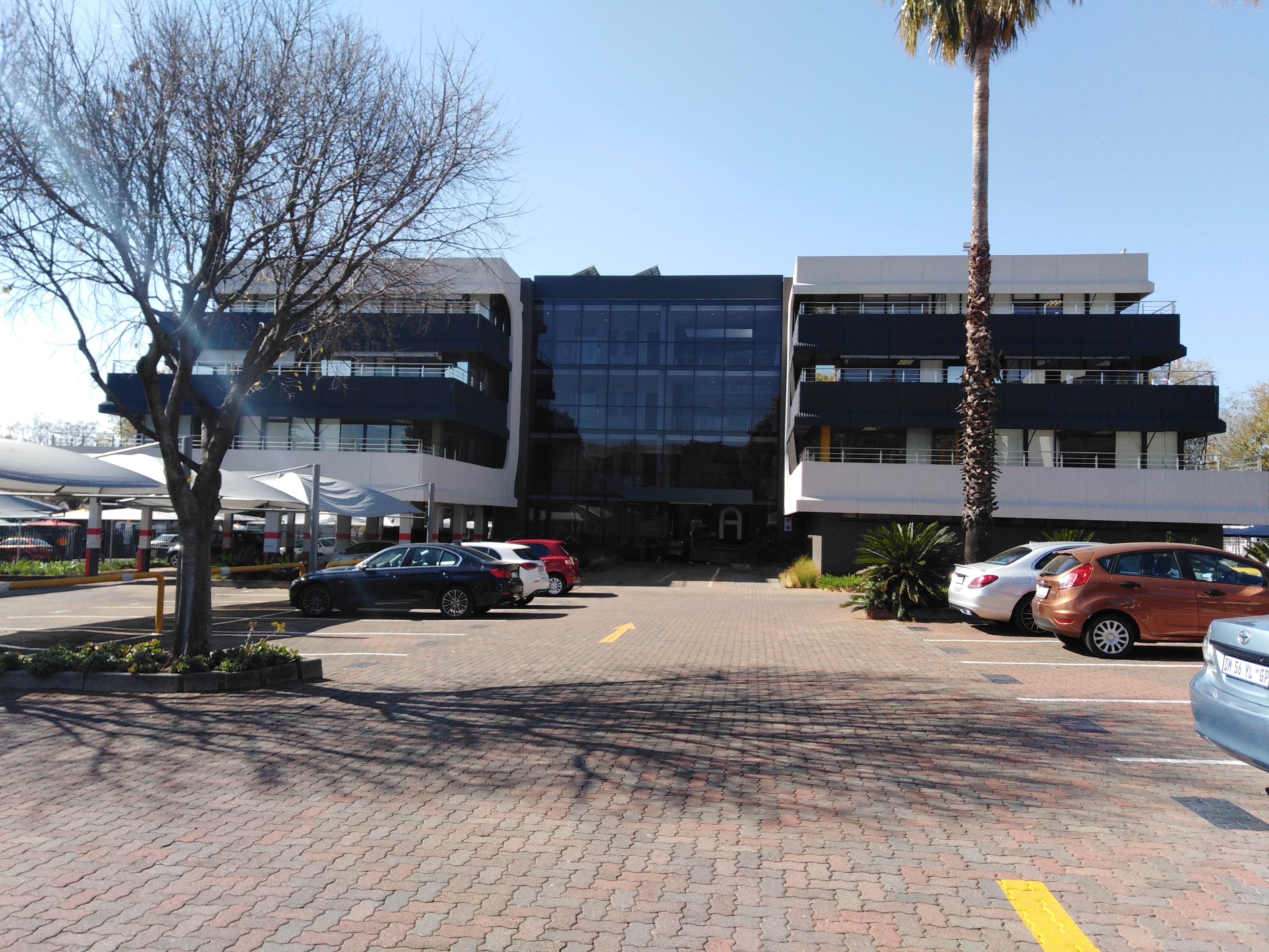 852m² Office Space to rent at Cresta Junction in Cresta