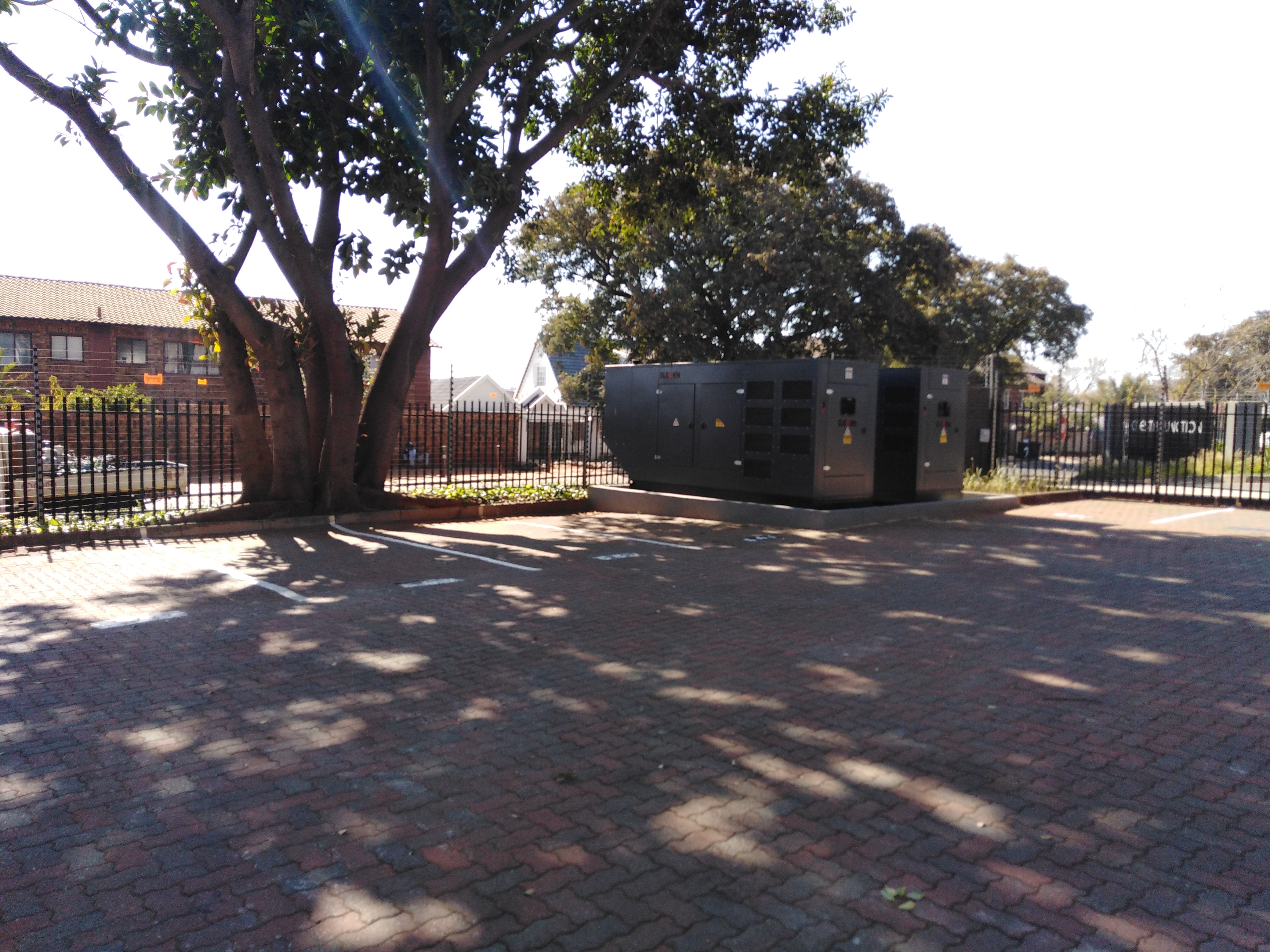 852m² Office Space to rent at Cresta Junction in Cresta