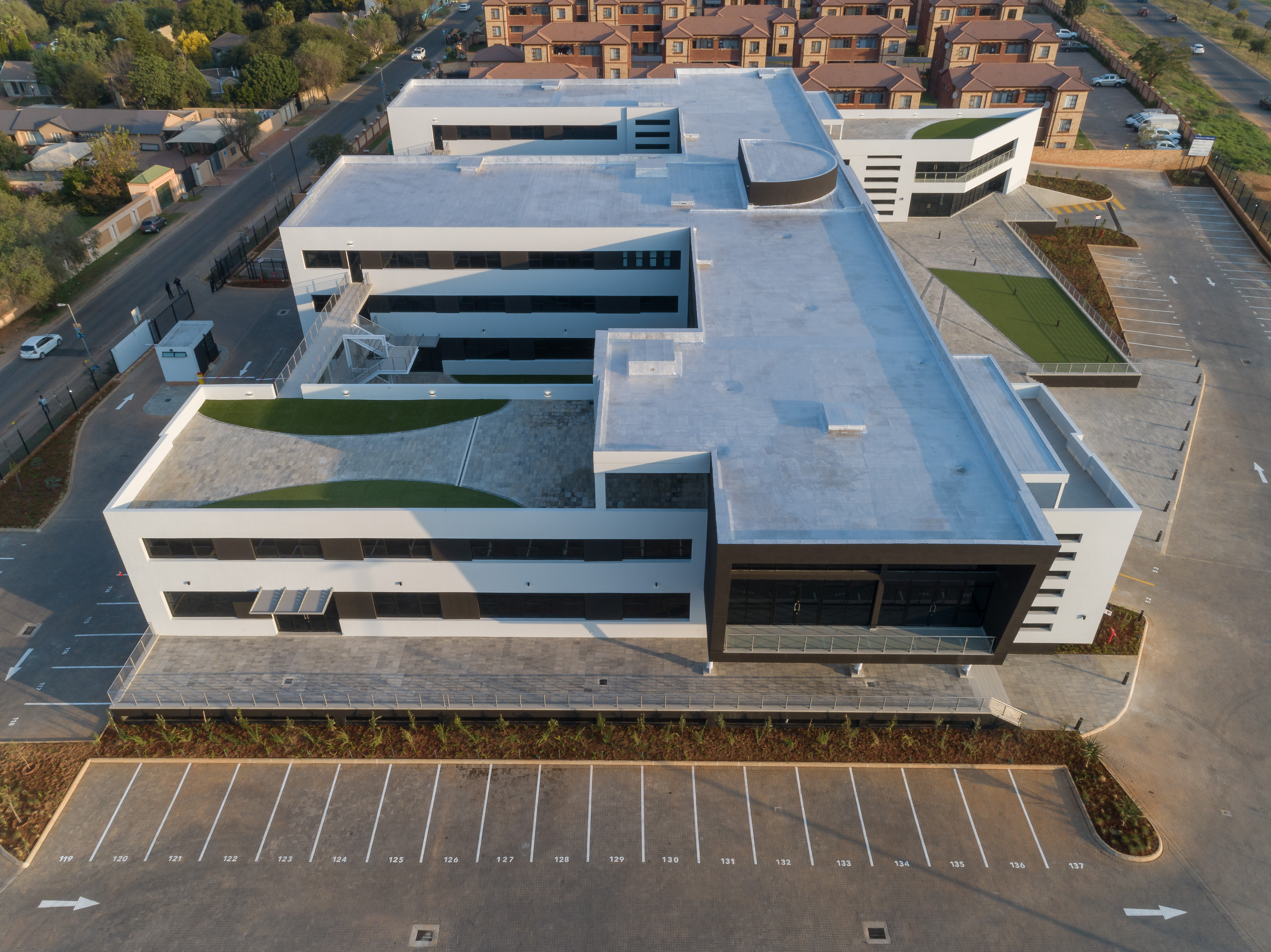 322m² Office Space to rent at Eagle Canyon Office Park in Randpark Ridge