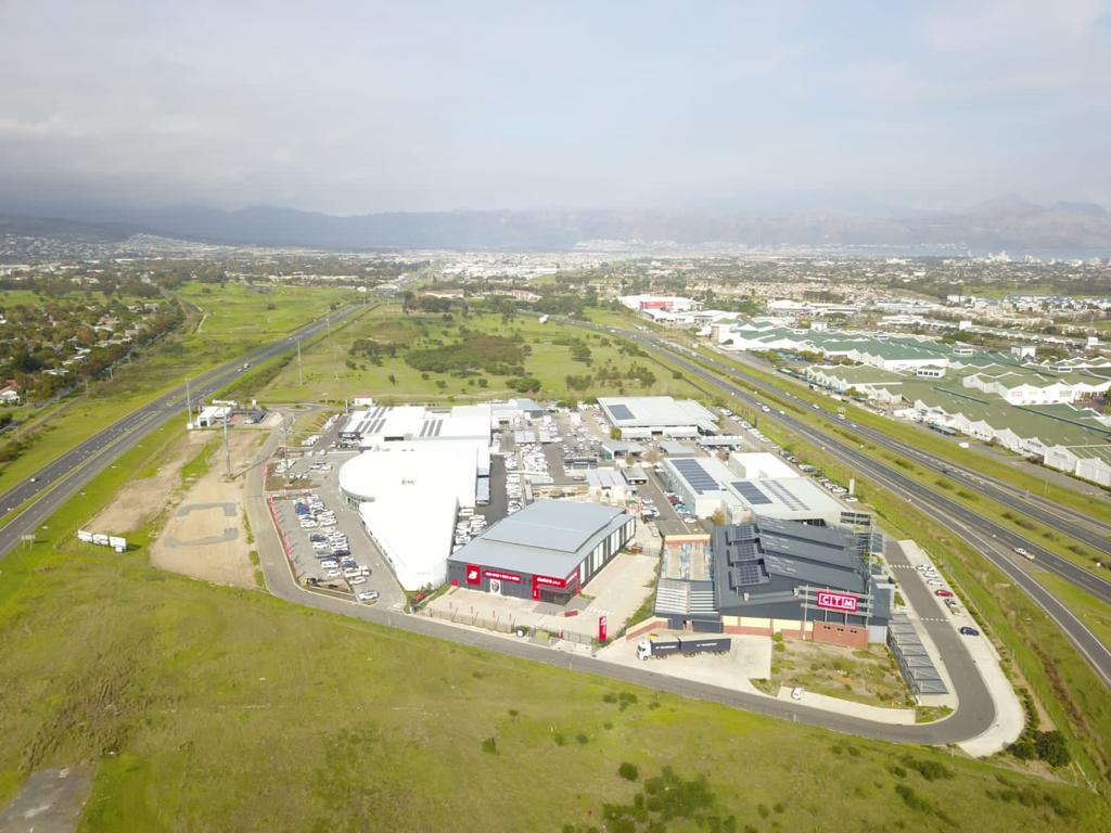 Retail Shops to rent at ex Build It in Somerset West