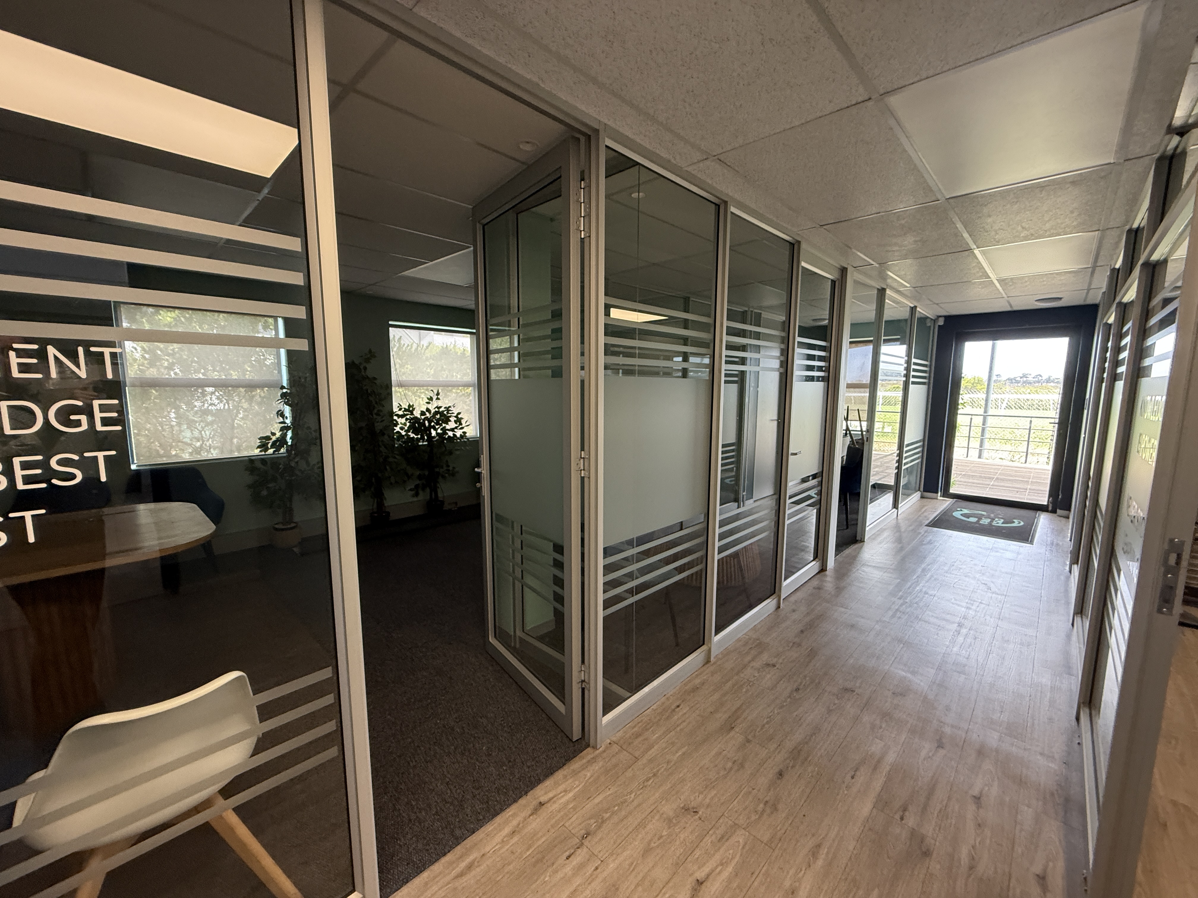 544m² Office Space to rent at Greenford Office Estate Phase 1 in Kenilworth