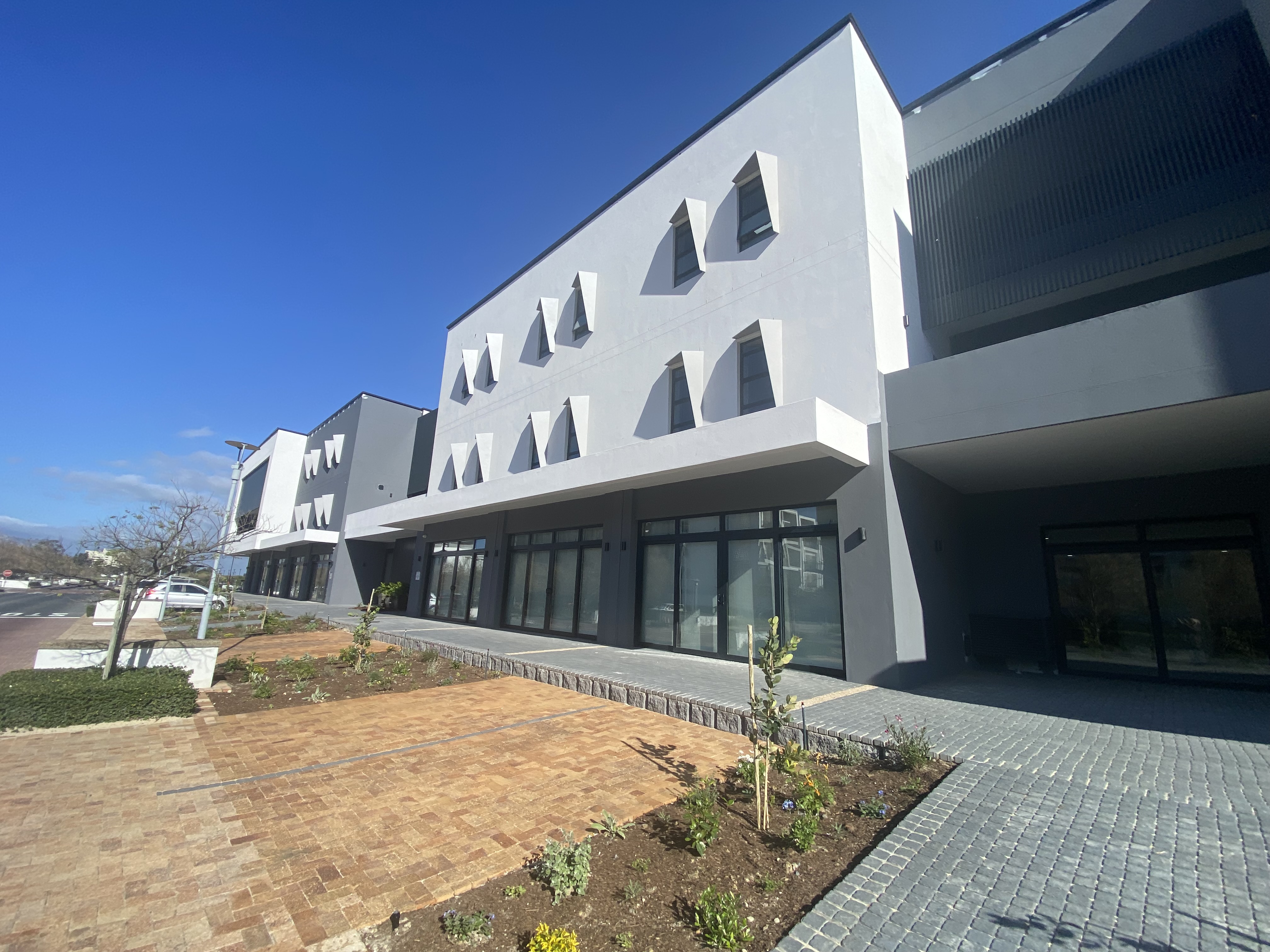 159m² Office Space to rent at Halo Medical Suites Paardevlei in Paardevlei