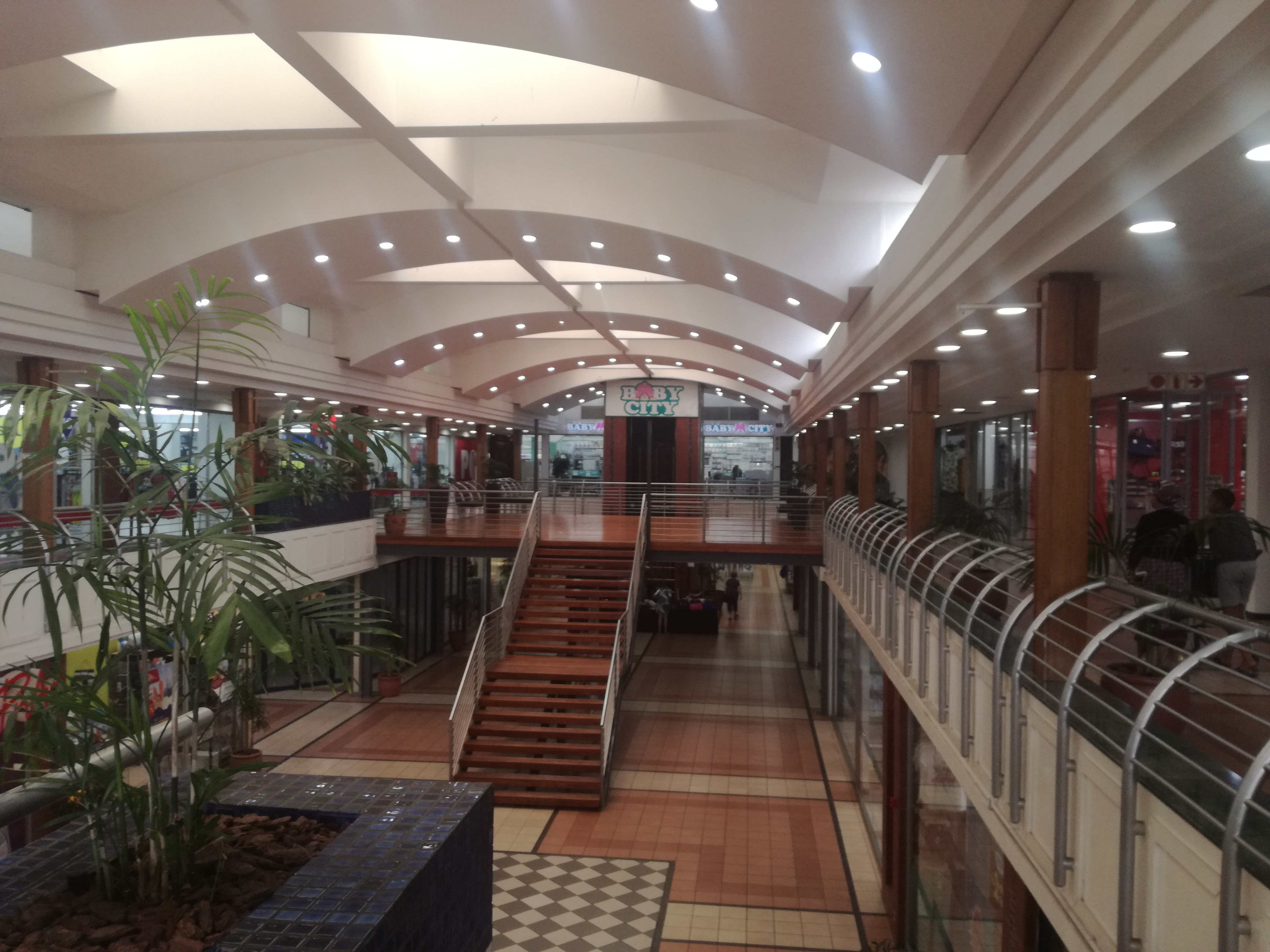 Retail Shops to rent at Heathway Centre in Cresta