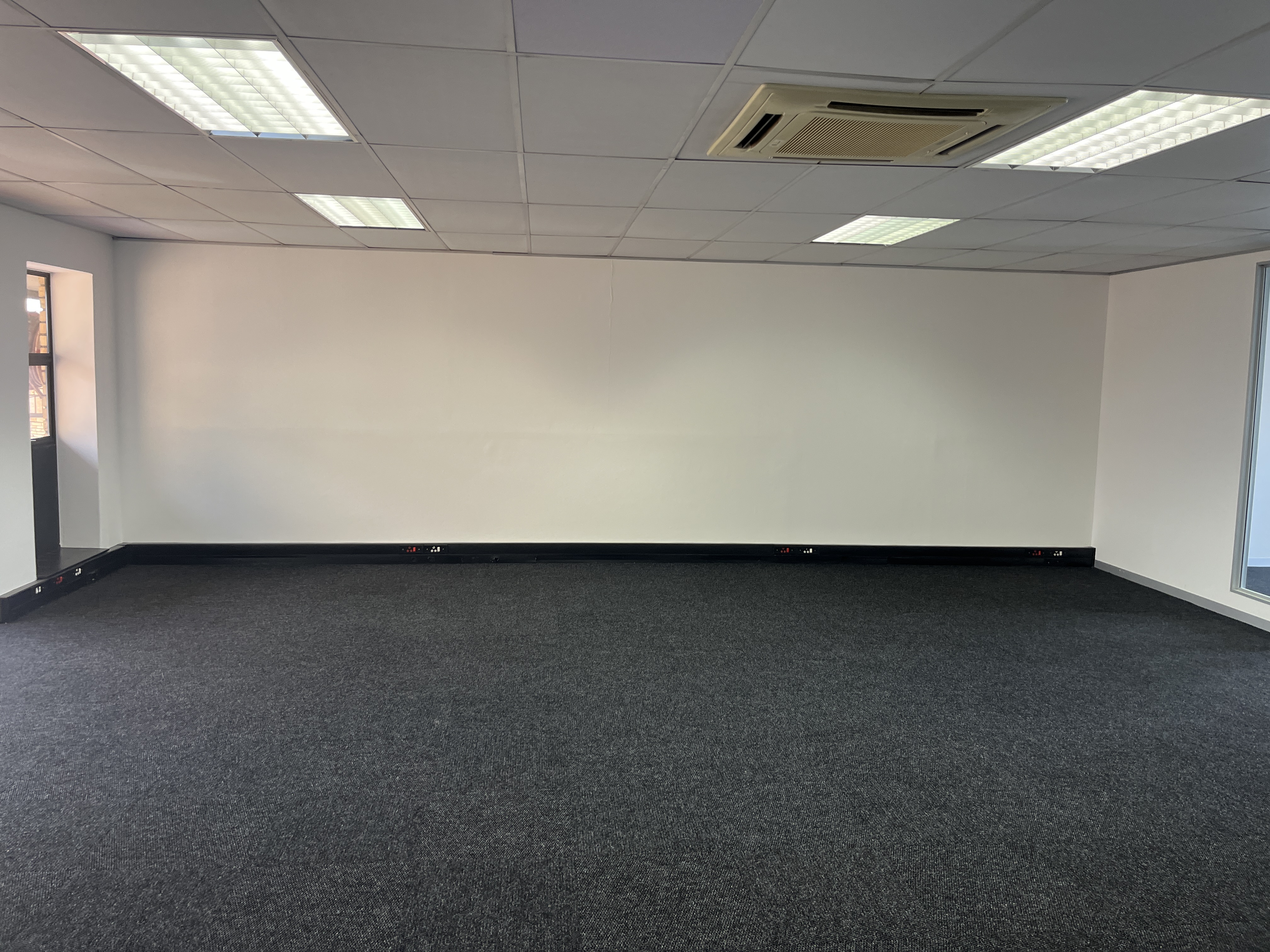 120m² Office Space to rent at Hurlingham Office Park in Hurlingham