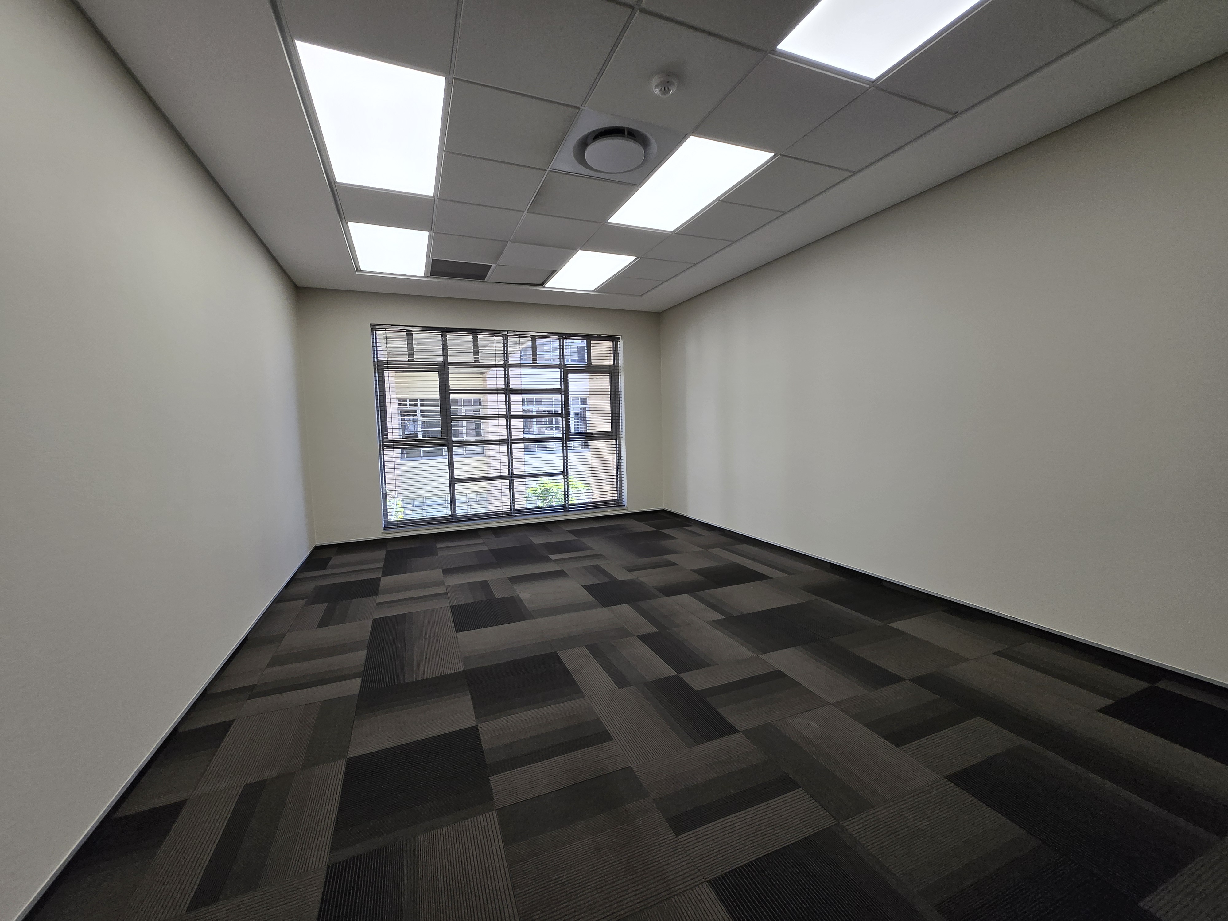 1 013m² Office Space to rent at Illovo Corner in Illovo