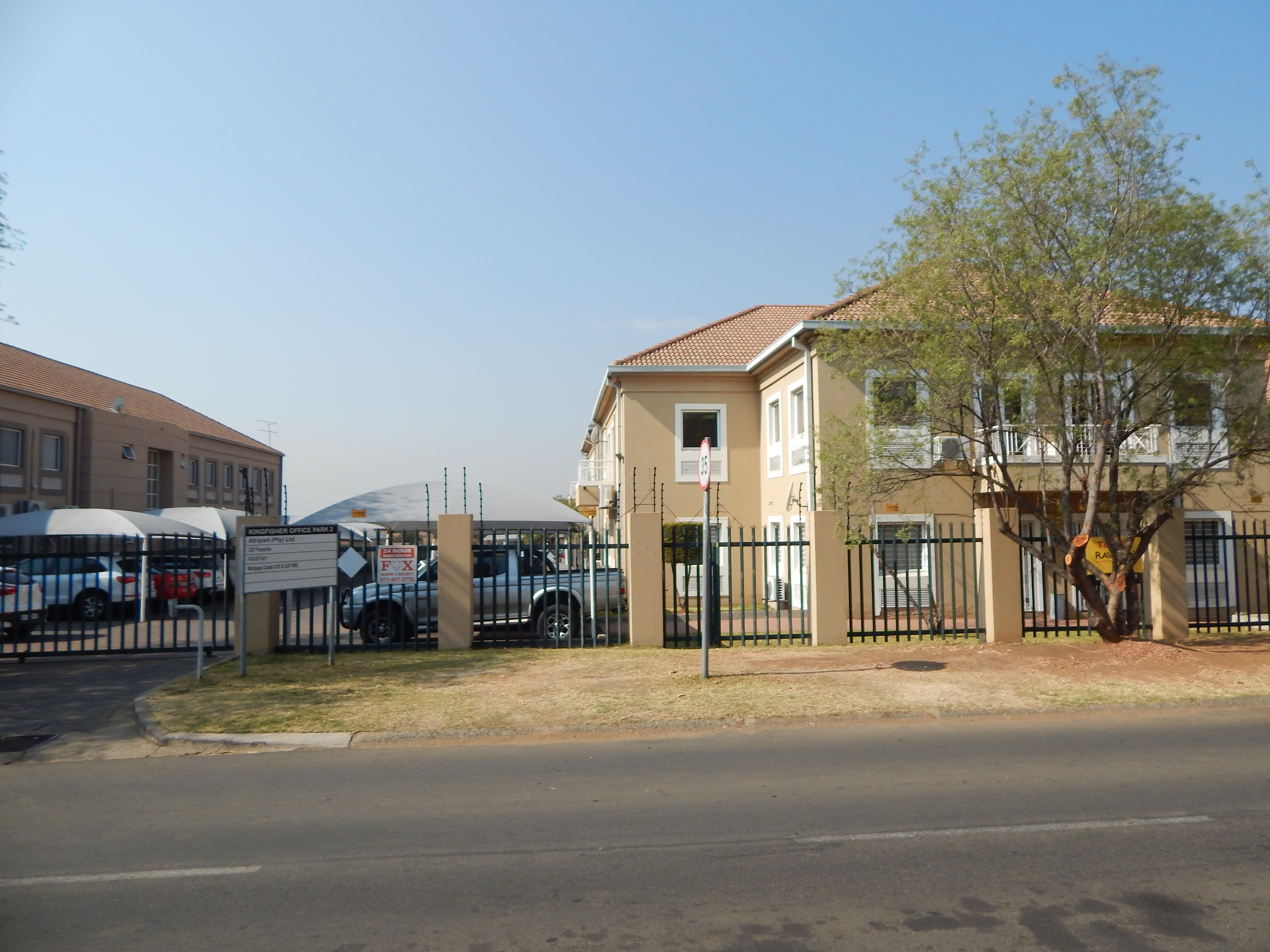 122m² Office Space to rent at Kingfisher Office Park 2 in Meyersdal