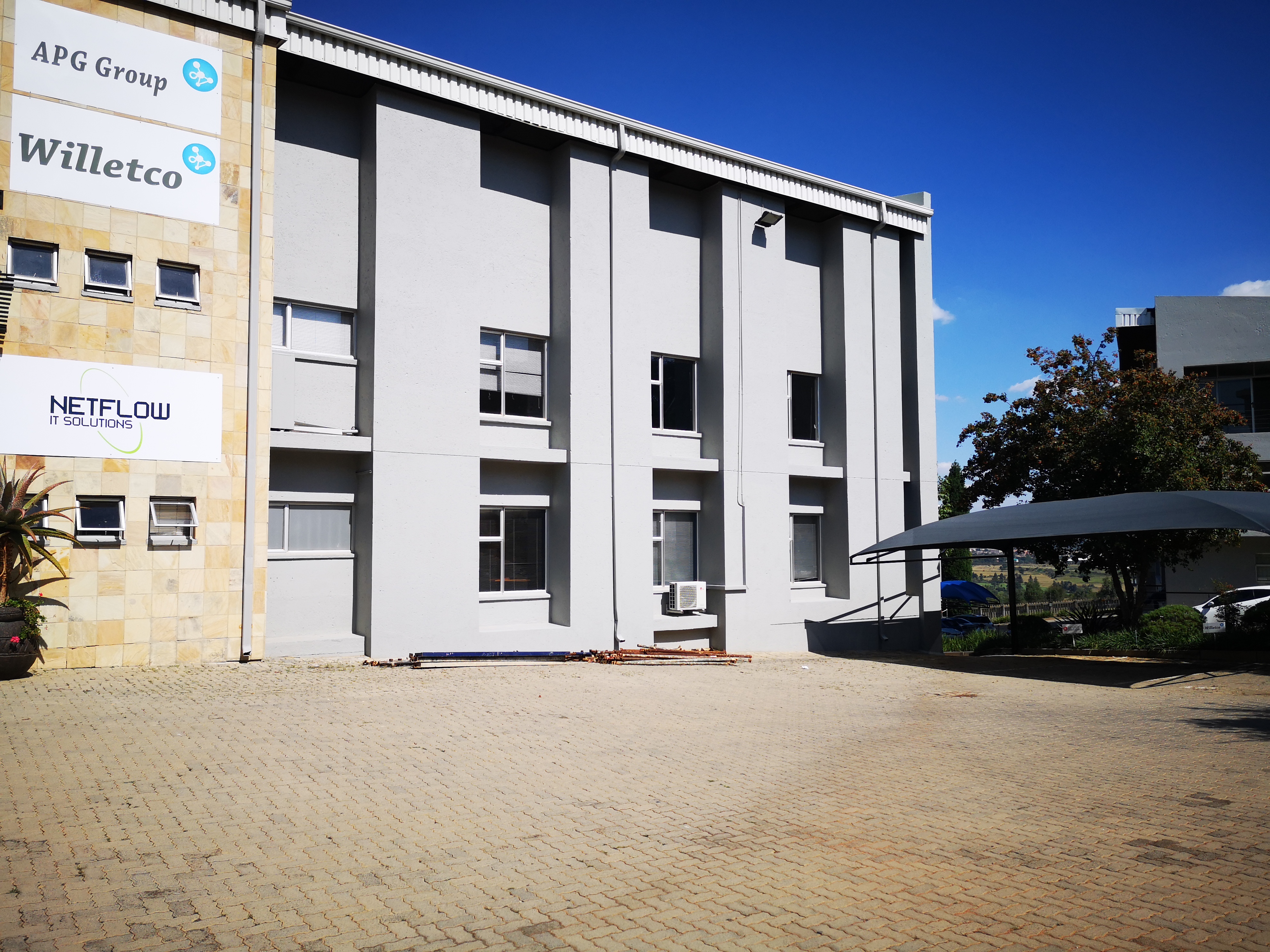 365m² Office Space to rent at Kyalami Business Park (53 Kyalami Boulevard) in Kyalami