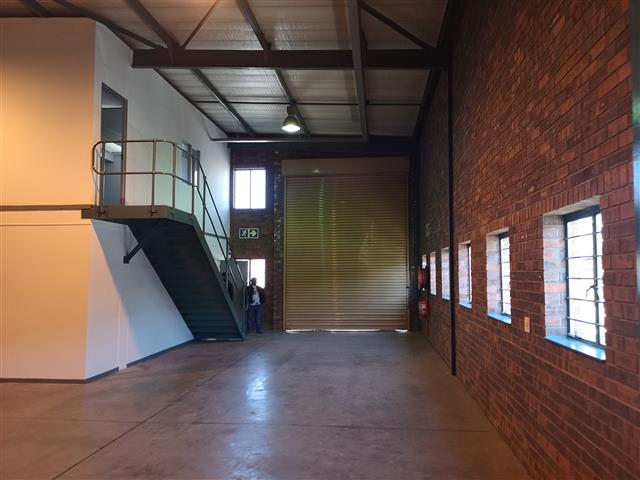 Warehouse to rent at Linbro Business Park in Linbro