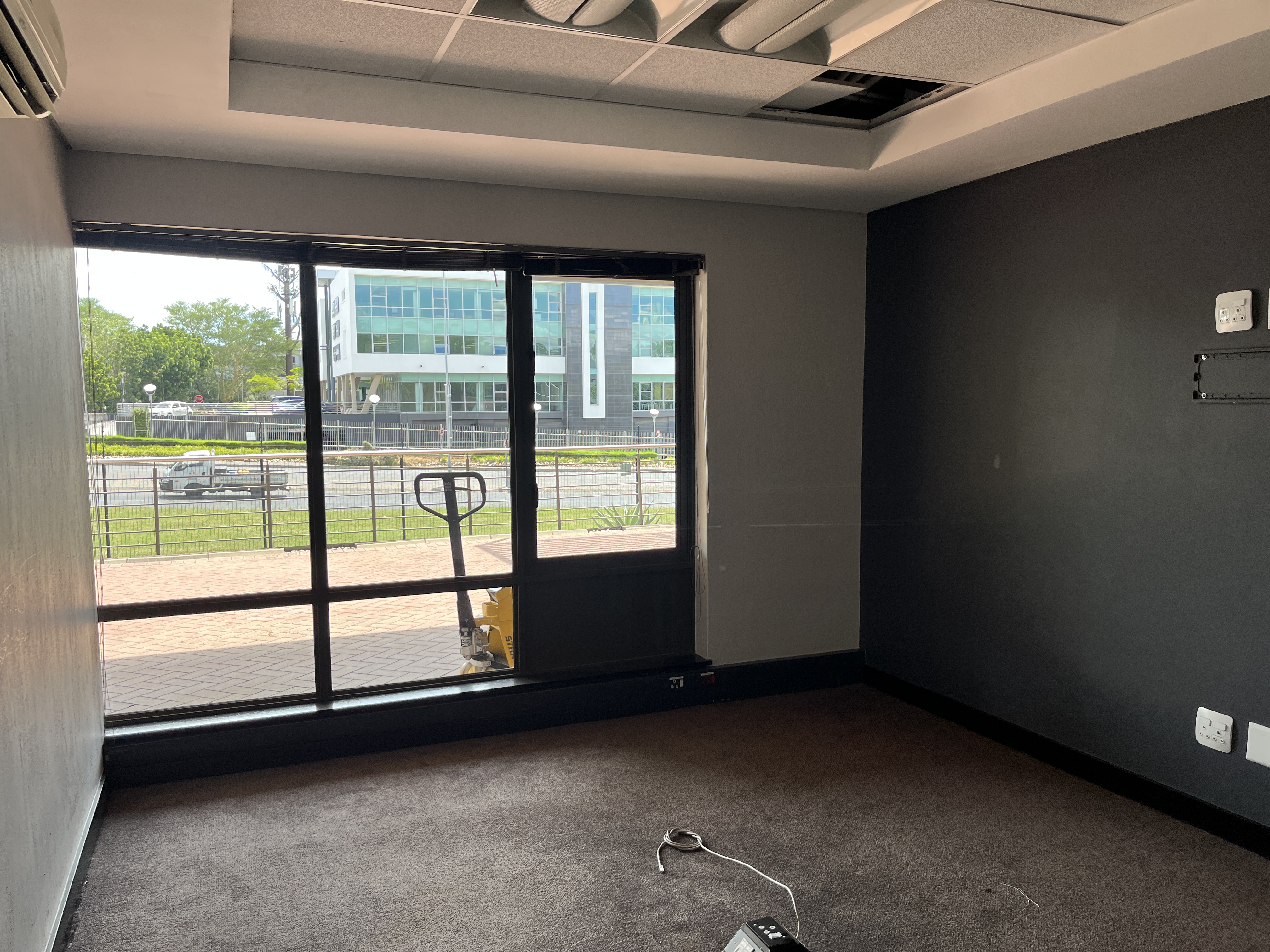 331m² Office Space to rent at Little Fourways Office Park in Magaliessig