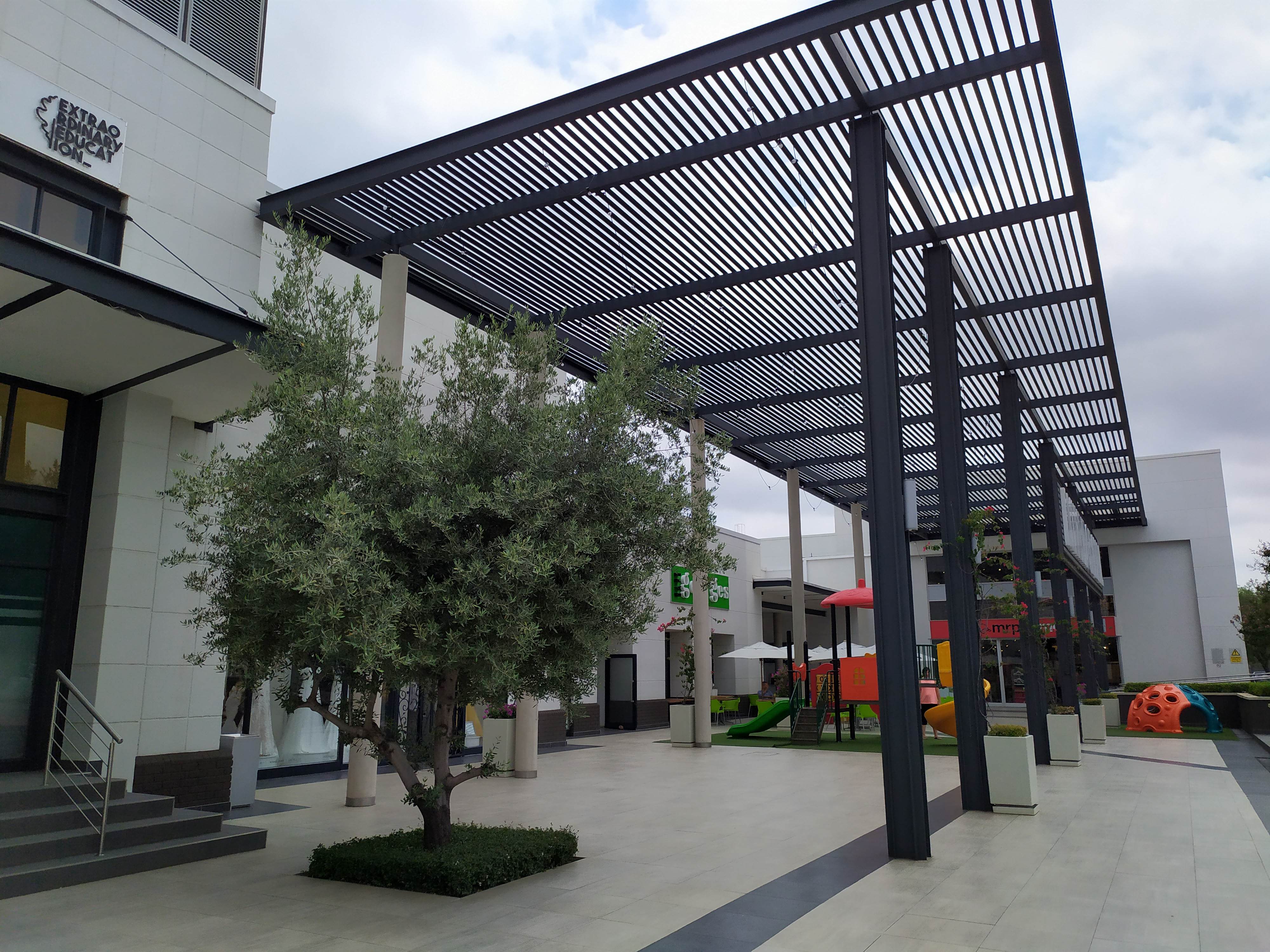 Retail Shops to rent at Lynnridge Mall in Lynnwood