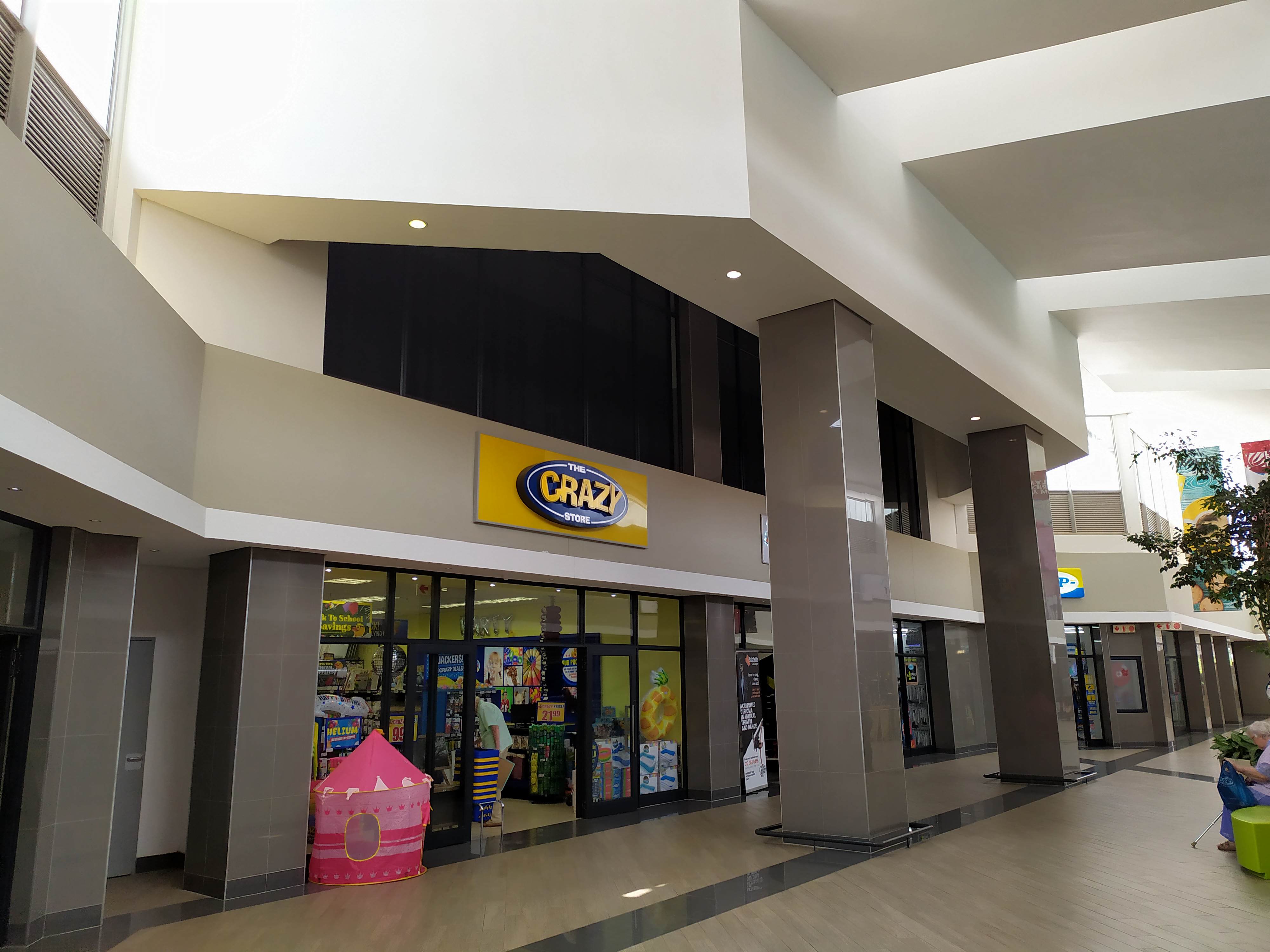 Retail Shops to rent at Lynnridge Mall in Lynnwood