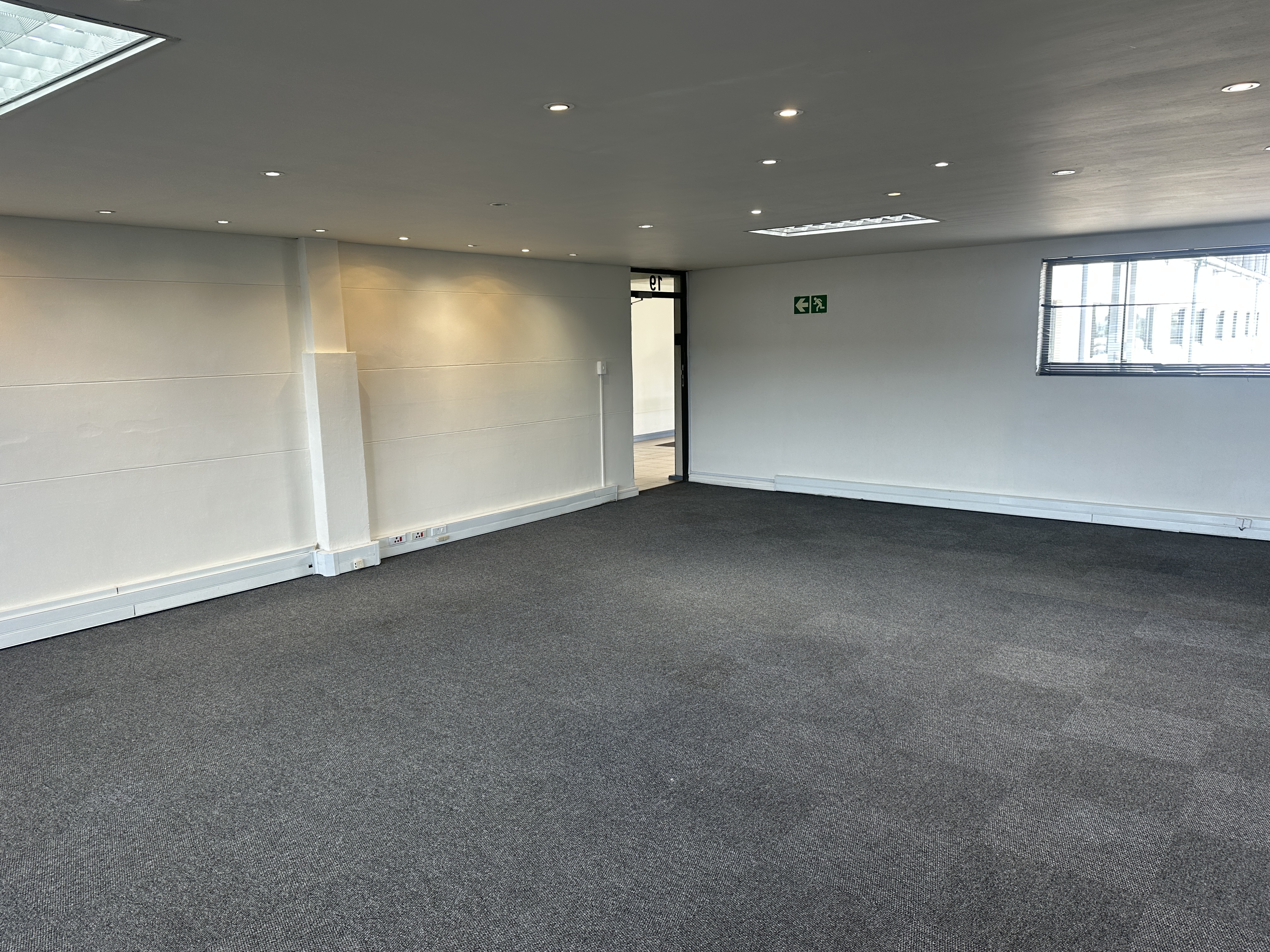 368m² Office Space to rent at M5 Business Park in Maitland