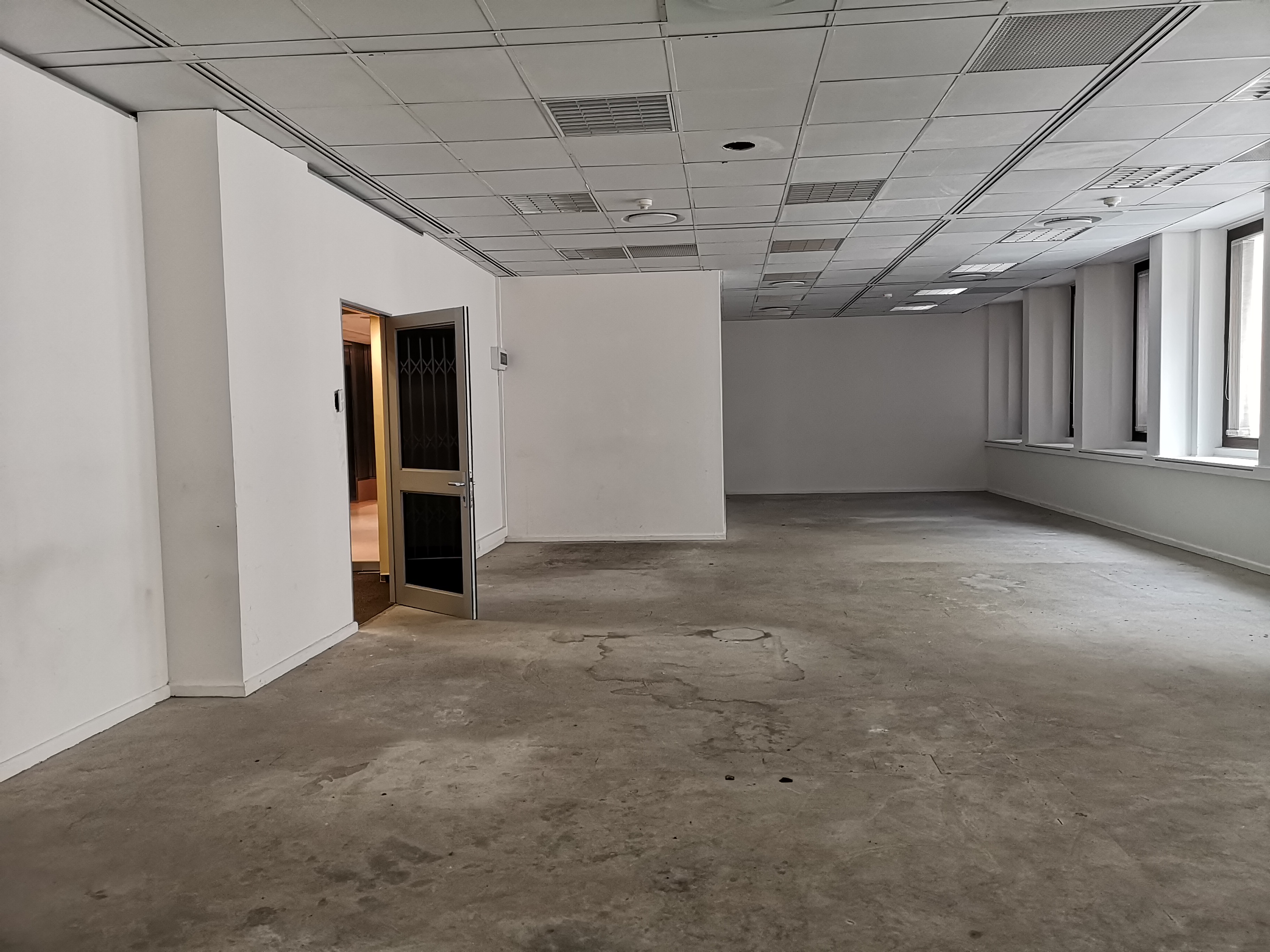 102m² Office Space to rent at Matador Centre in Cape Town CBD