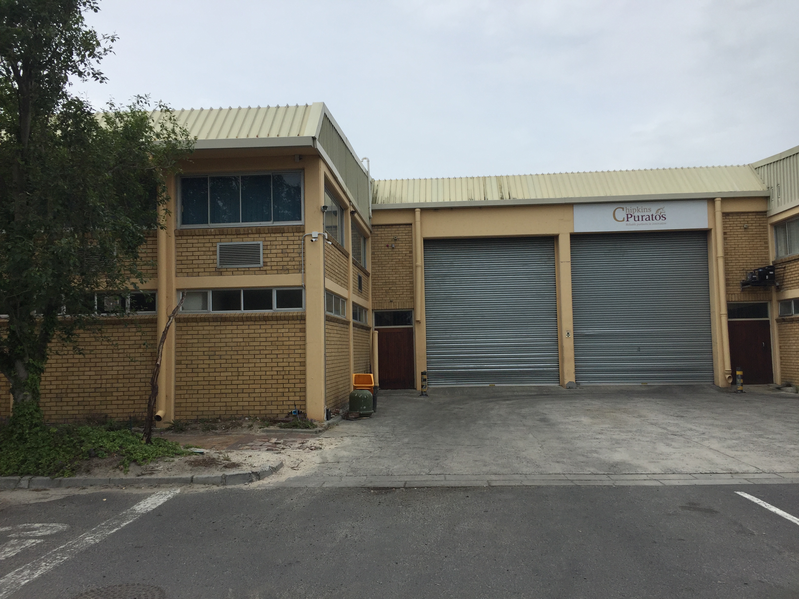 Warehouse to rent at Montague Gardens Industrial Park in Montague Gardens