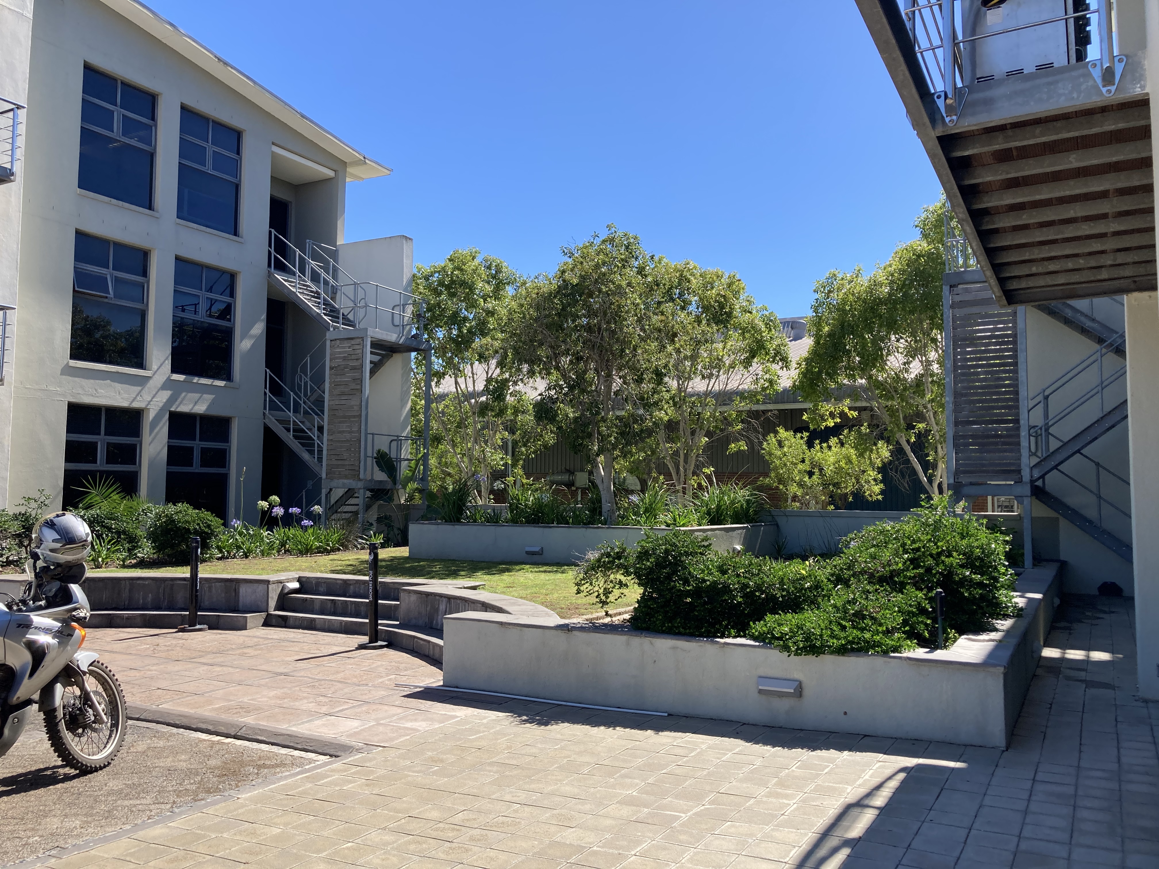 199m² Office Space to rent at Neutron House in Techno Park