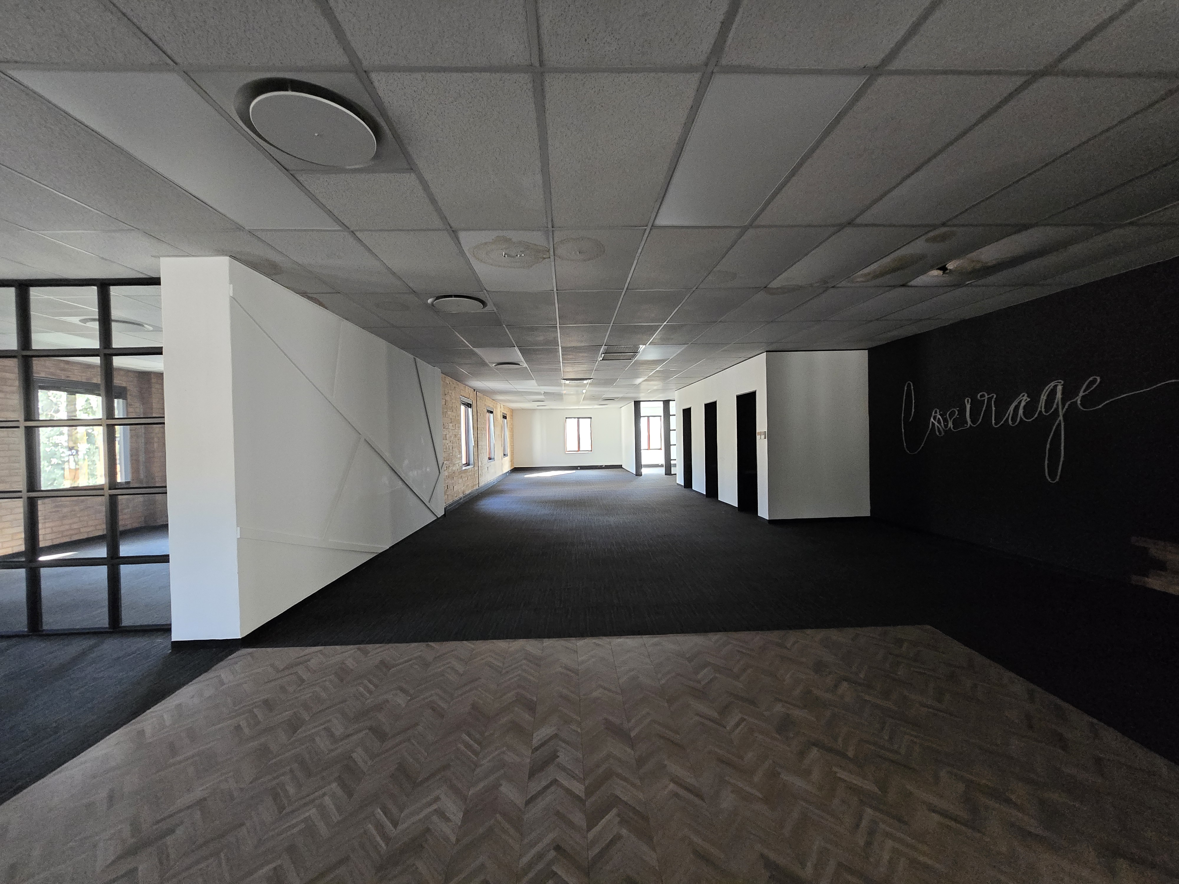 1 627m² Office Space to rent at Pinmill Farm in Sandown JHB